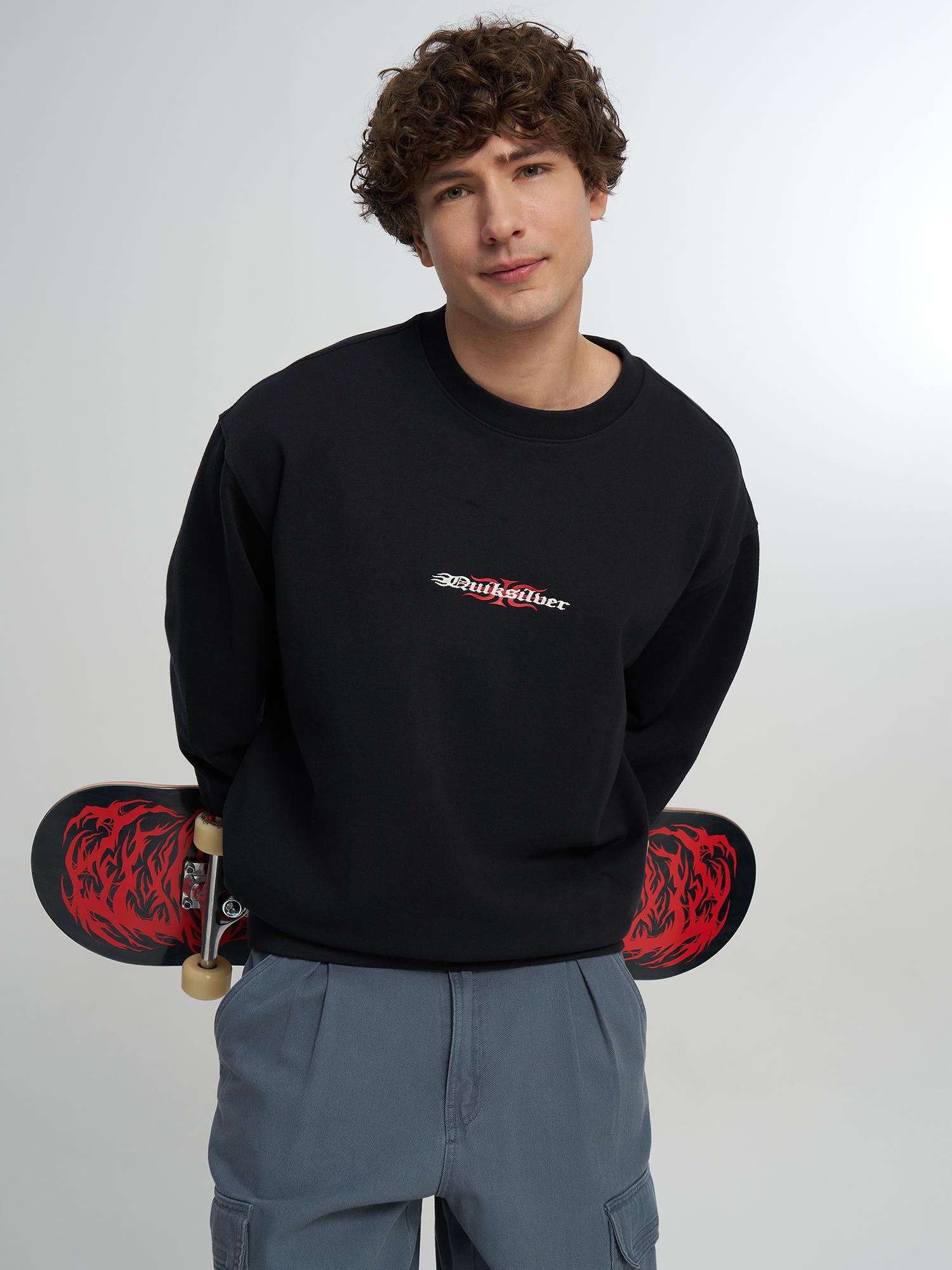 Изображение товара Мужской свитшот оверсайз Quiksilver Mercury Trident Crew Черный Изображение товара Мужской свитшот оверсайз Quiksilver Mercury Trident Crew Черный