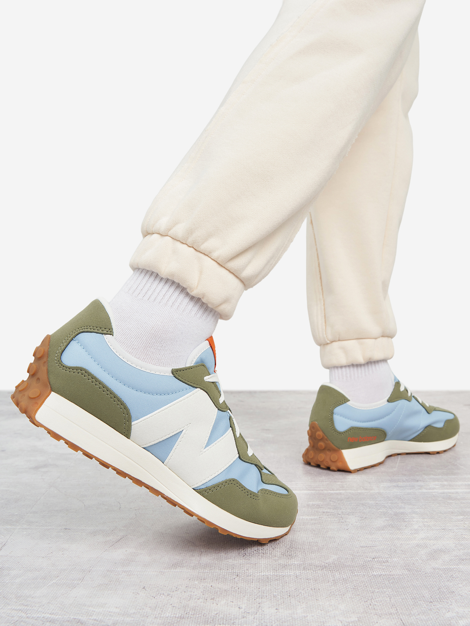 

Кроссовки женские New Balance 327, Зеленый