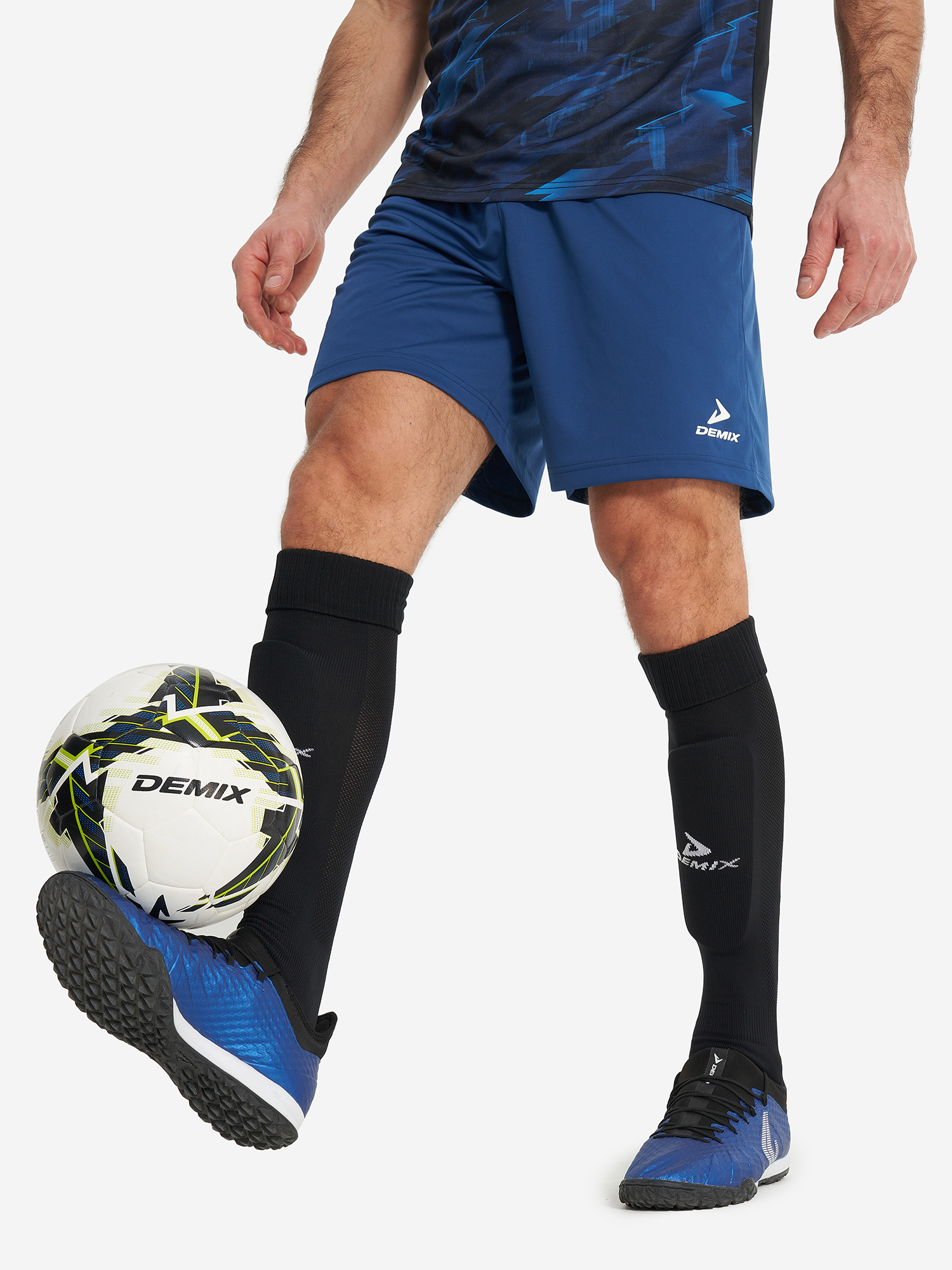 Изображение товара Мужские спортивные шорты Demix для футбола с технологией MOVI Wick