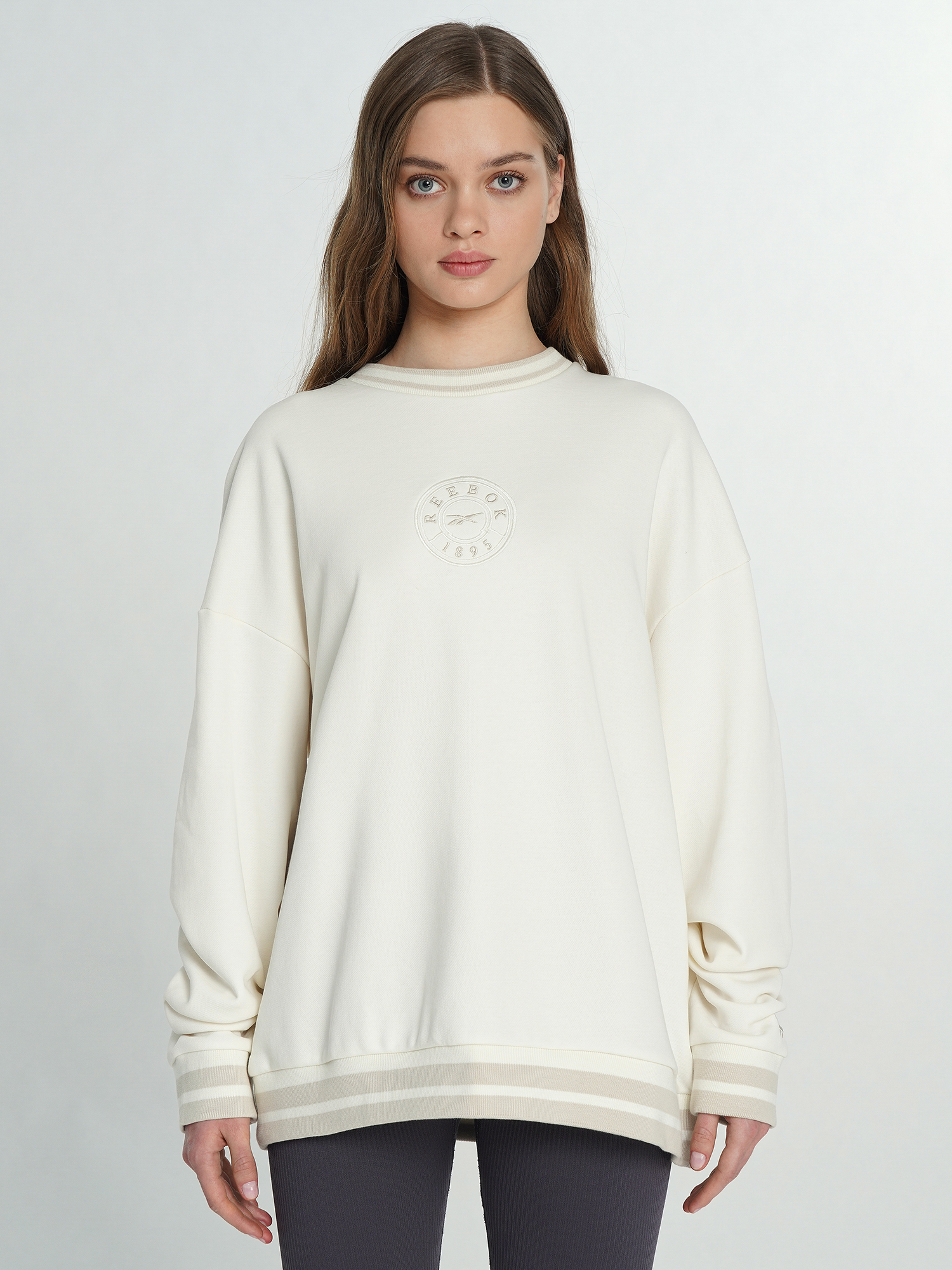 Свитшот женский Reebok Lawn Club, Бежевый 2