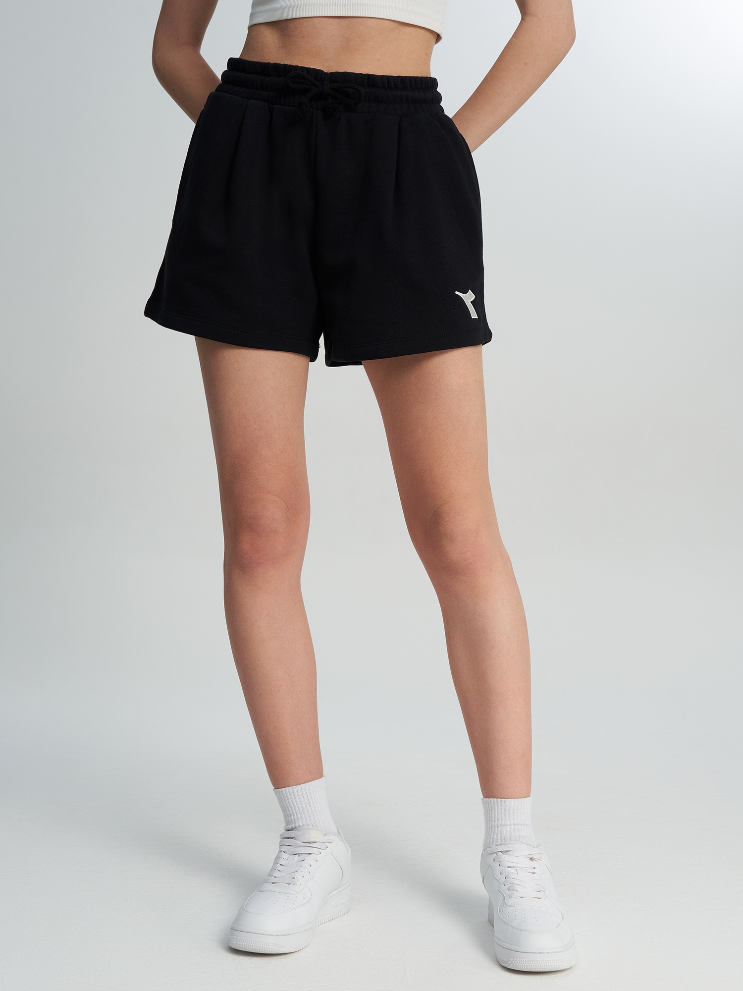 Изображение товара Шорты женские Diadora, Черный