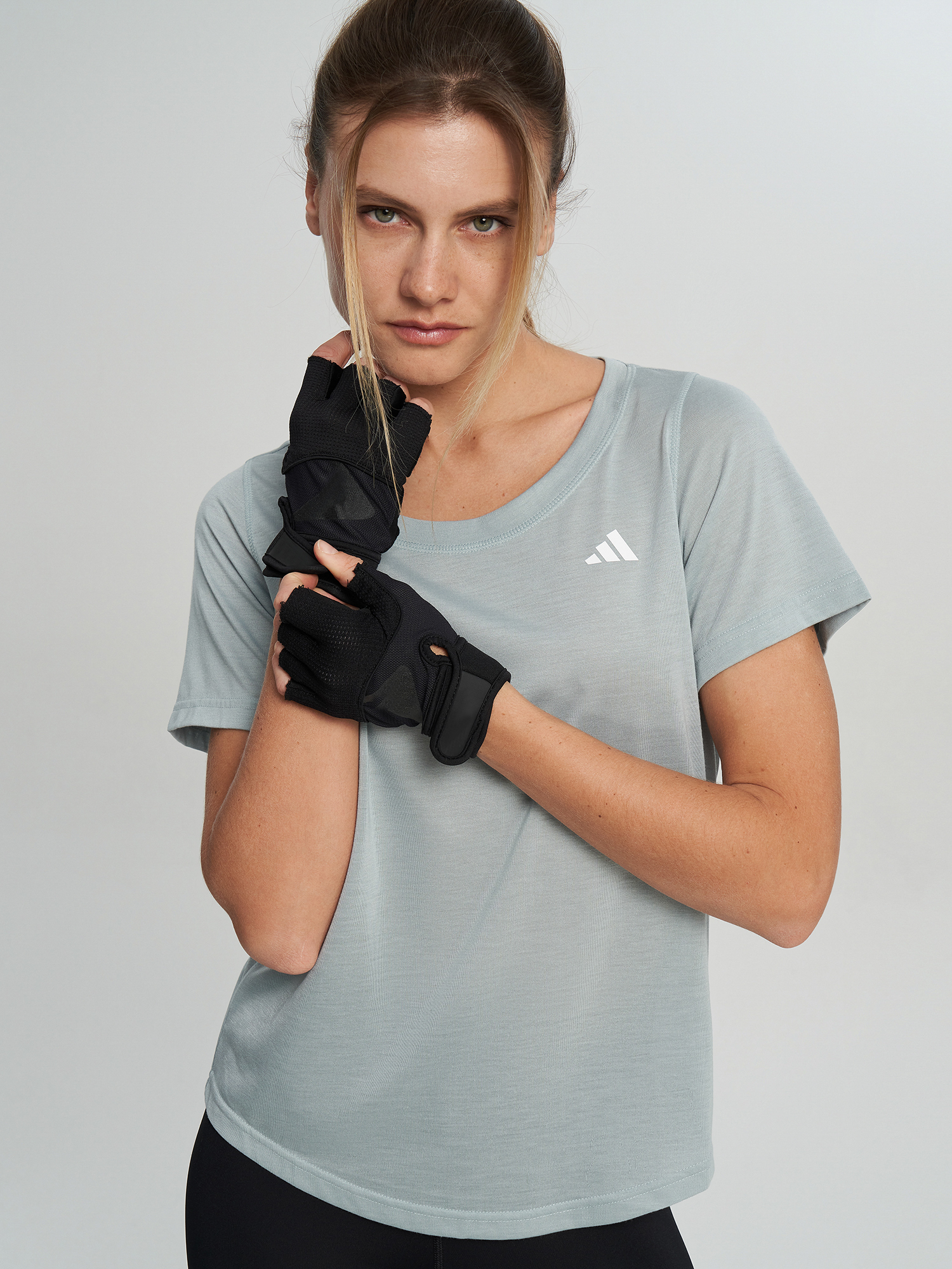 Изображение товара Футболка женская Adidas с коротким рукавом для занятий фитнесом Изображение товара Футболка женская Adidas с коротким рукавом для занятий фитнесом