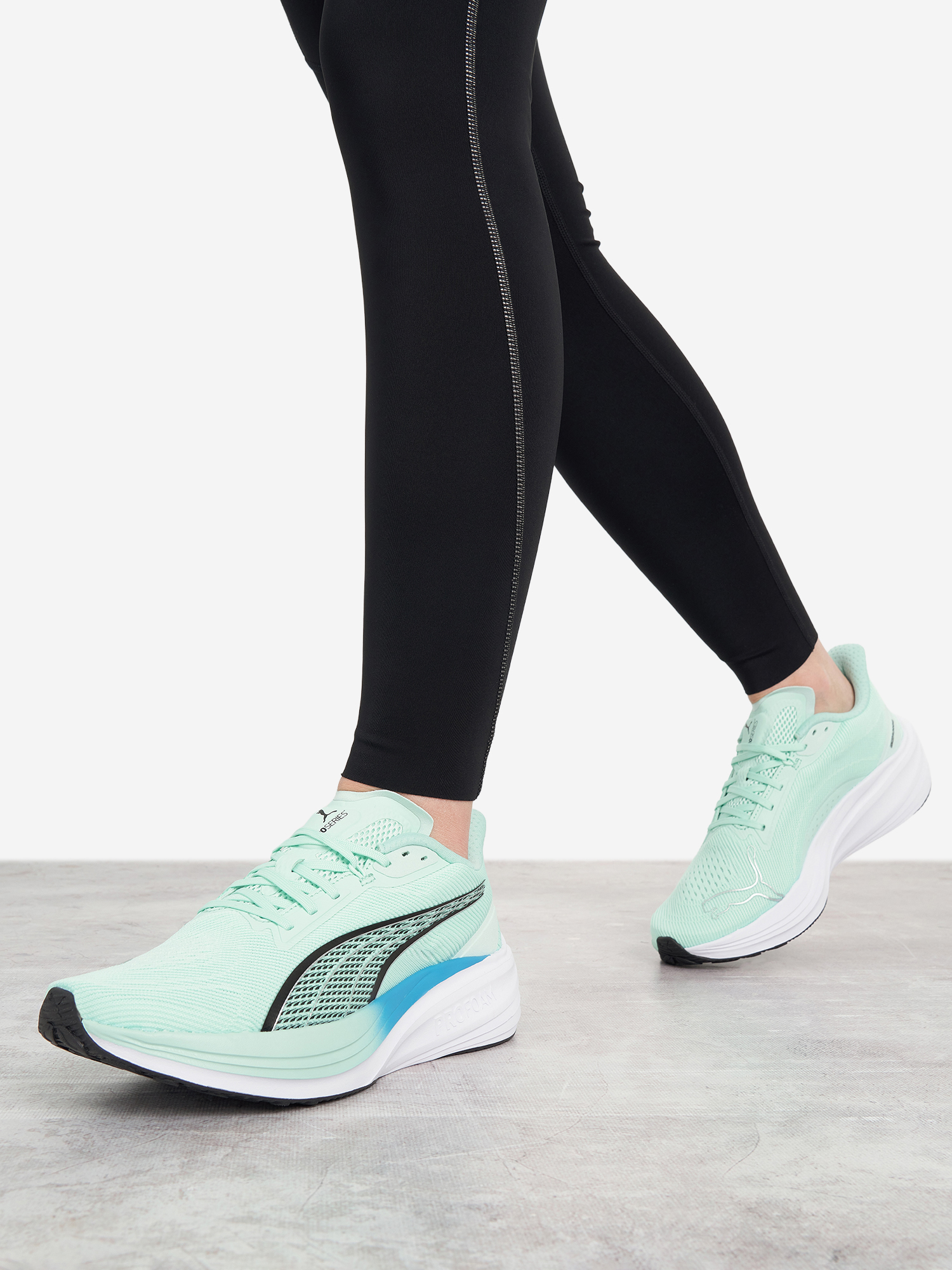 Изображение товара Кроссовки женские PUMA Darter Pro, Светло-зеленый/белый/черный