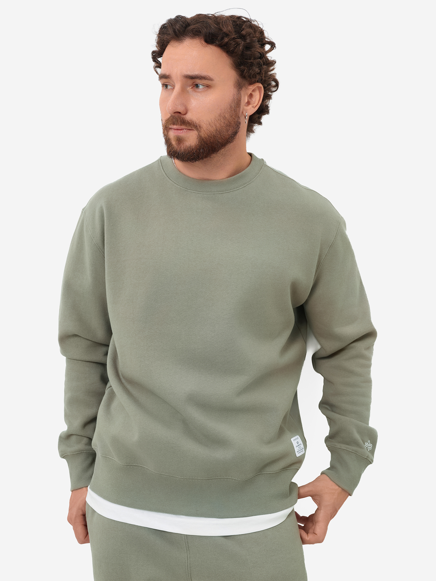 Изображение товара Свитшот Essential Crewneck Alpha Industries, Серо-зеленый