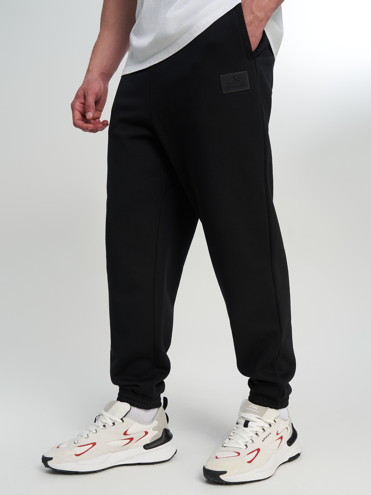 Изображение товара Мужские спортивные брюки Athlex 145616A31-99 свободного кроя с начесом Изображение товара Мужские спортивные брюки Athlex 145616A31-99 свободного кроя с начесом
