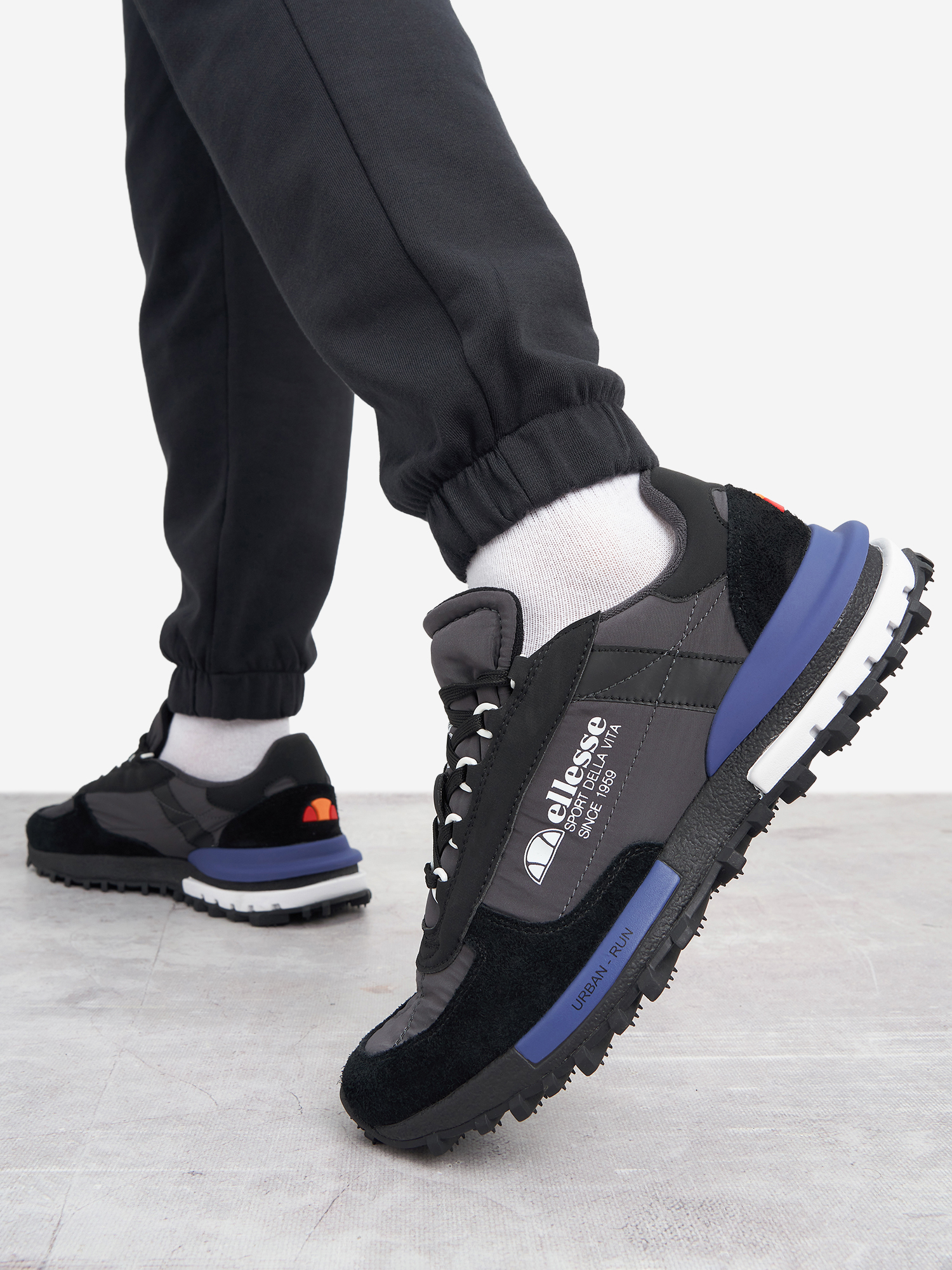 

Кроссовки мужские Ellesse Luca, Черный