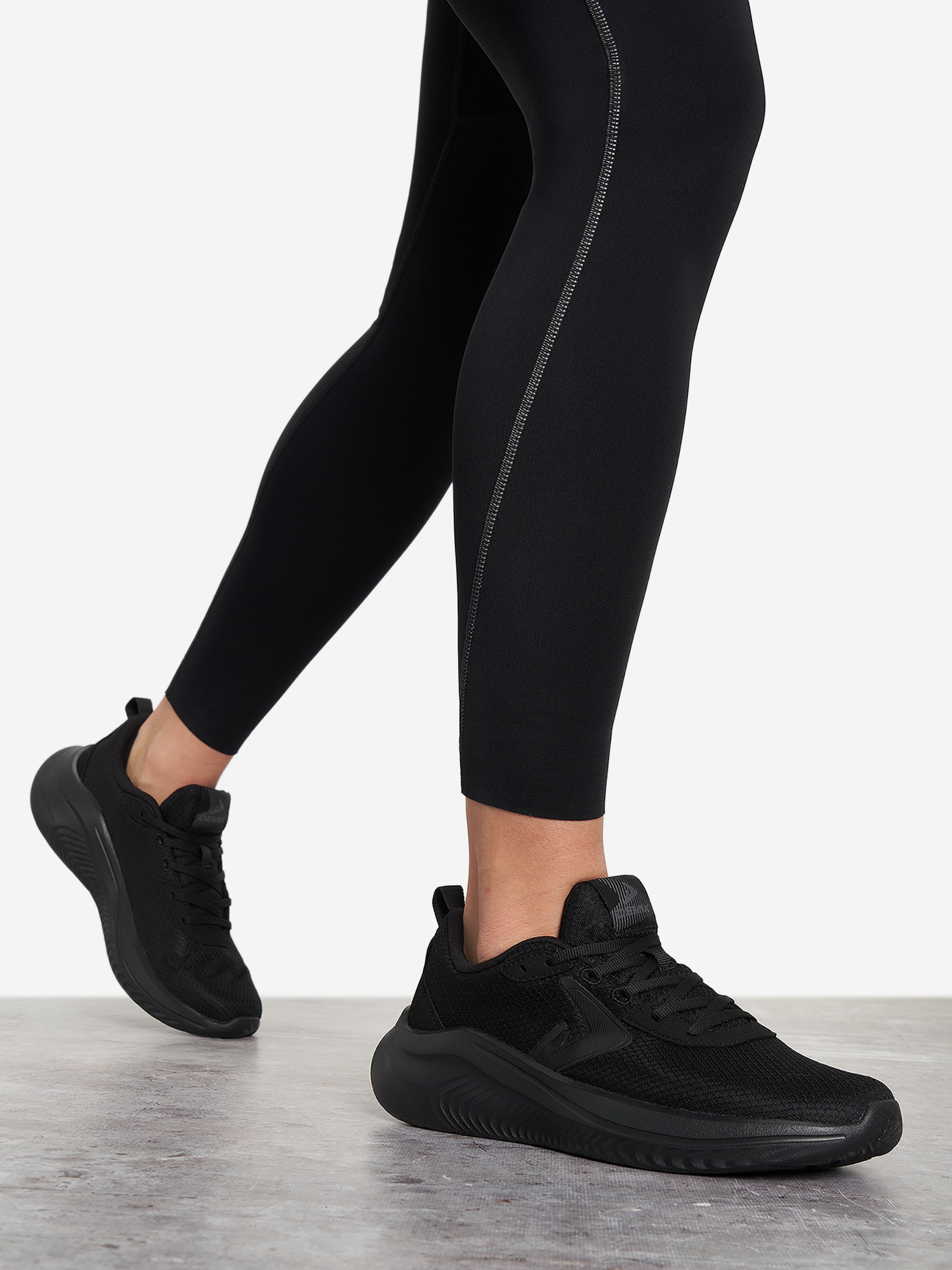 Изображение товара Кроссовки женские Demix Turbo 2, Черный