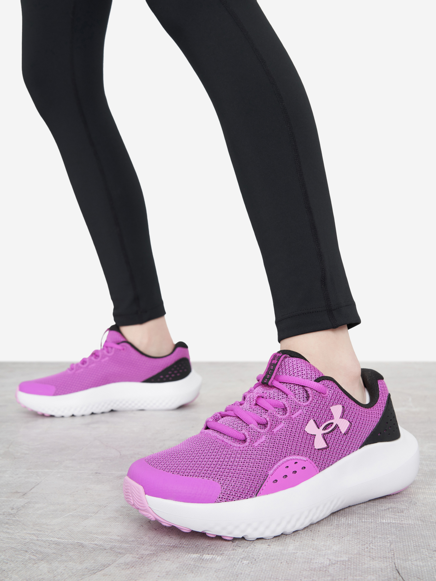 

Кроссовки для девочек Under Armour Surge 4, Розовый