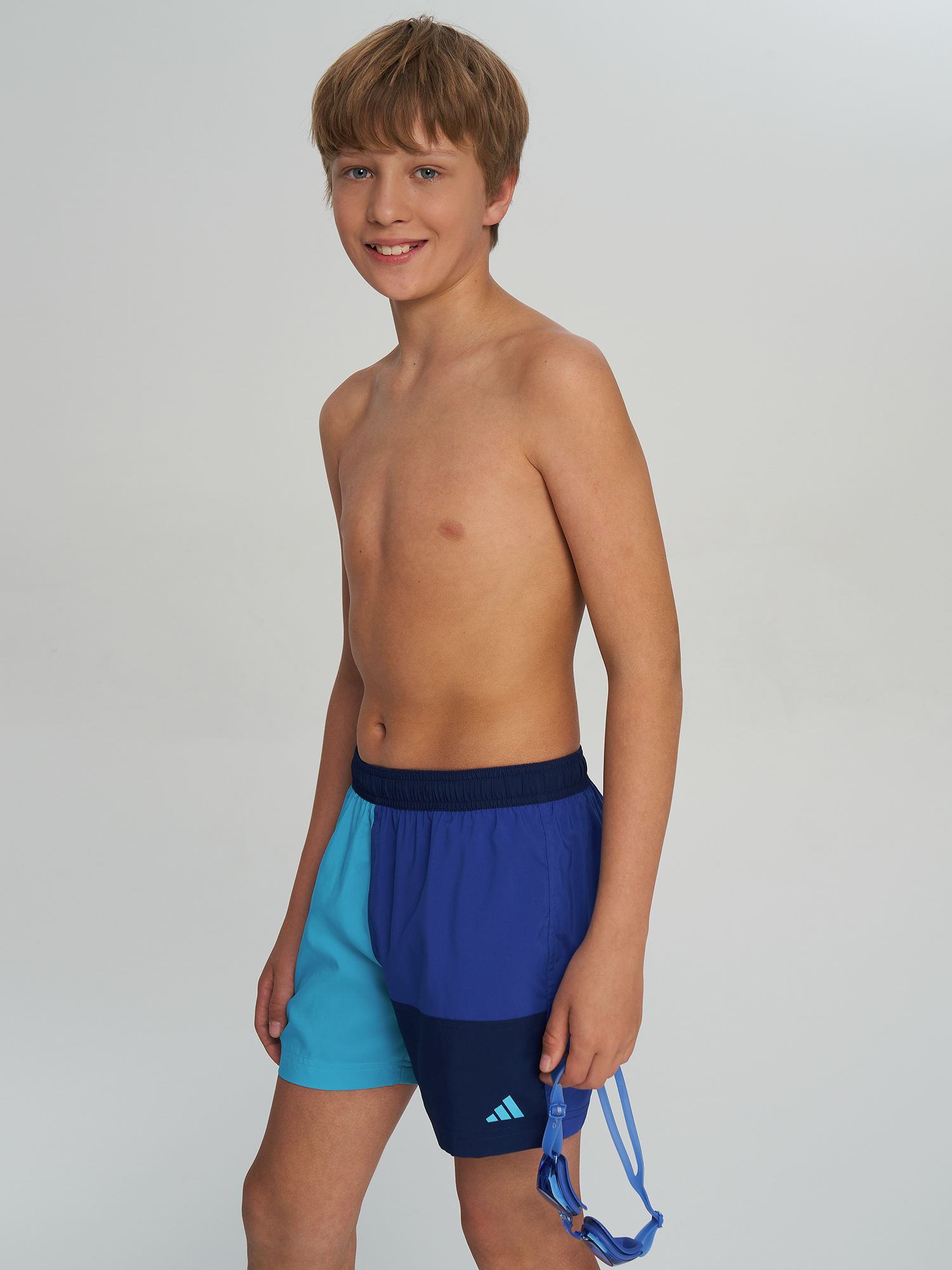 Изображение товара Плавательные шорты для мальчиков adidas, средняя длина, быстросохнущая ткань