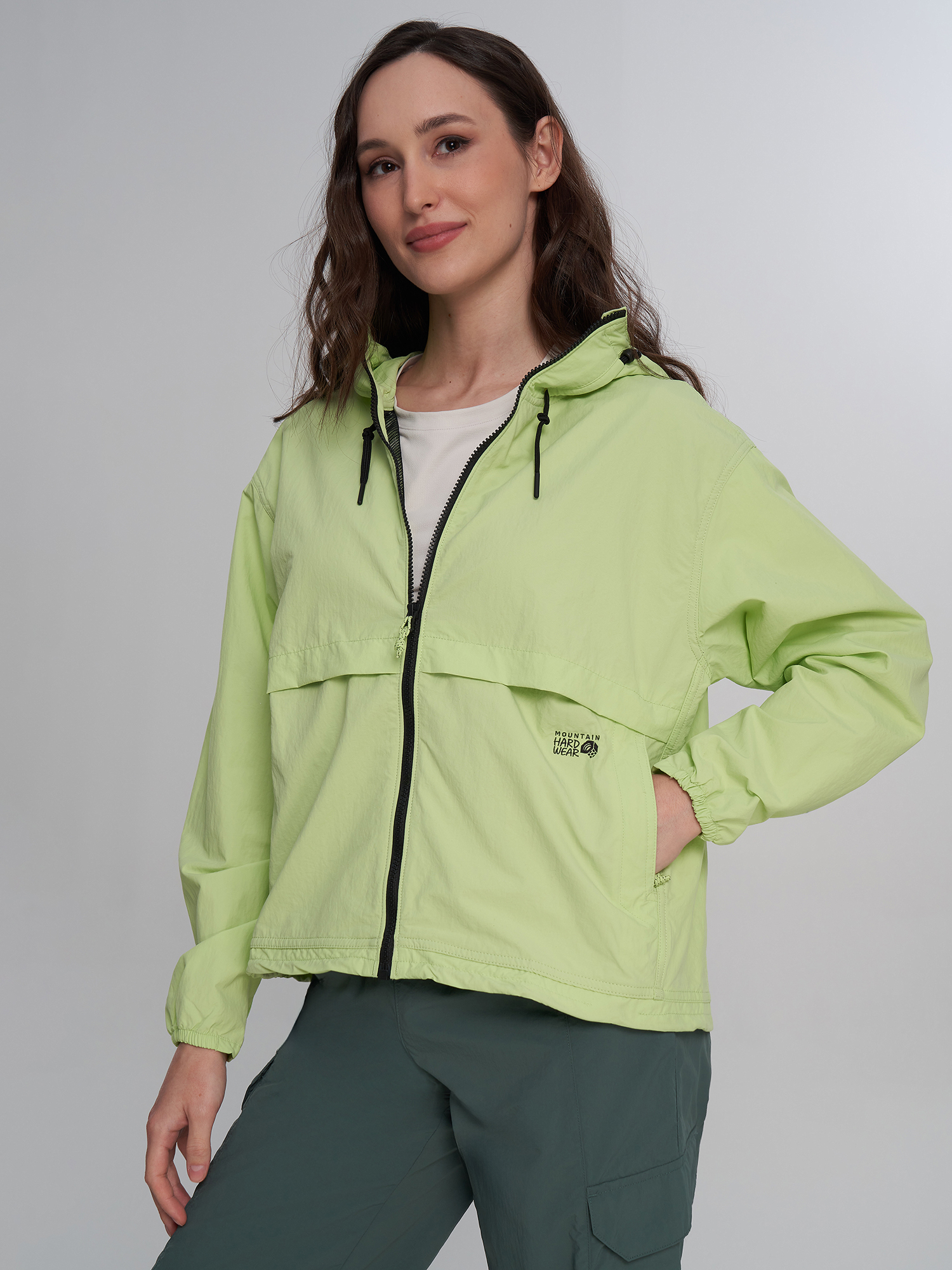 Изображение товара Mountain Hardwear Stryder Jacket женская ветровка салатовая демисезонная