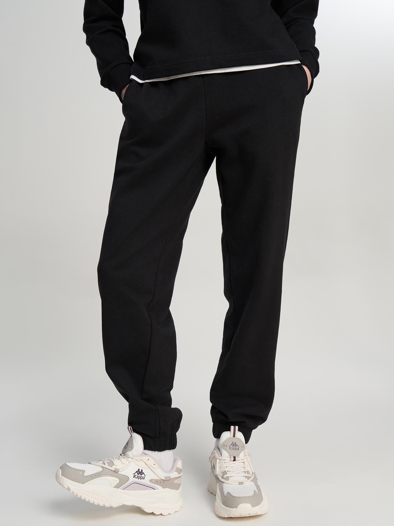 Изображение товара Женские спортивные брюки Kappa джоггеры свободный покрой лето черные