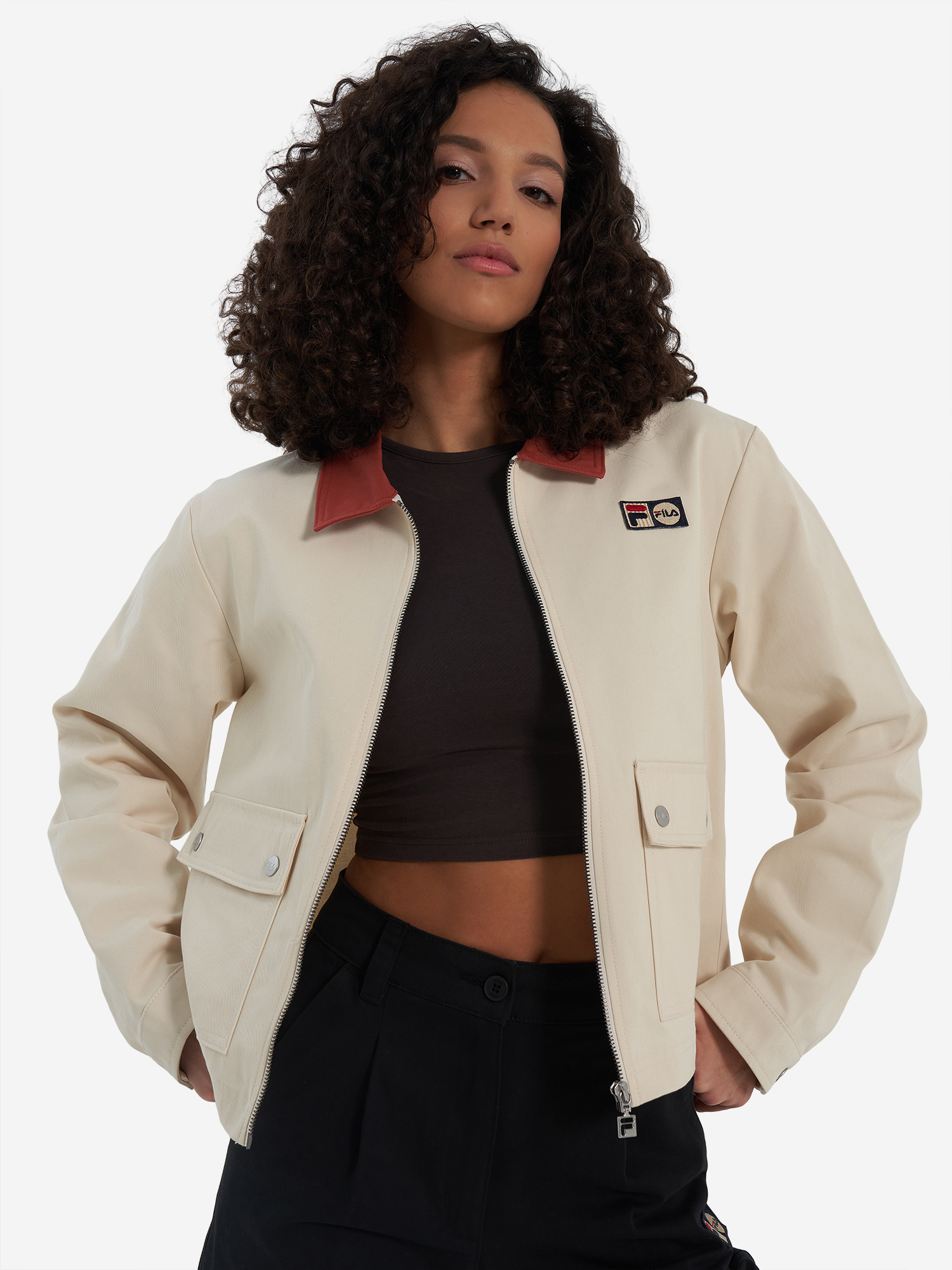 Изображение товара Женская спортивная куртка FILA без утеплителя водоотталкивающая демисезонная