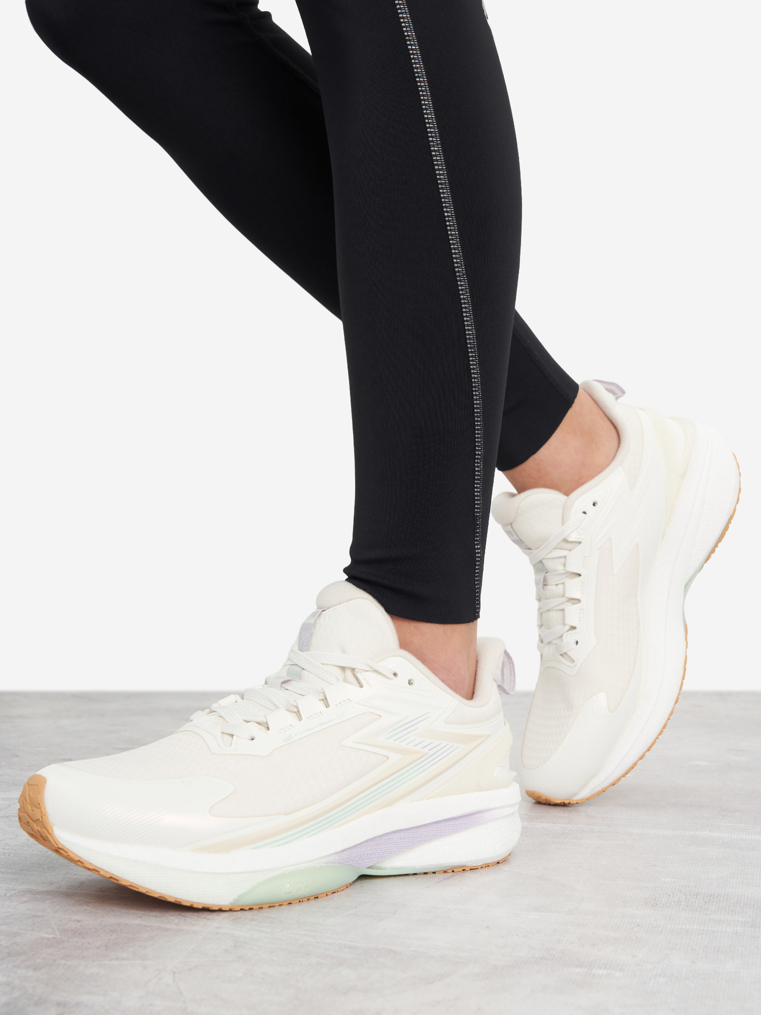 

Кроссовки женские 361°, Бежевый