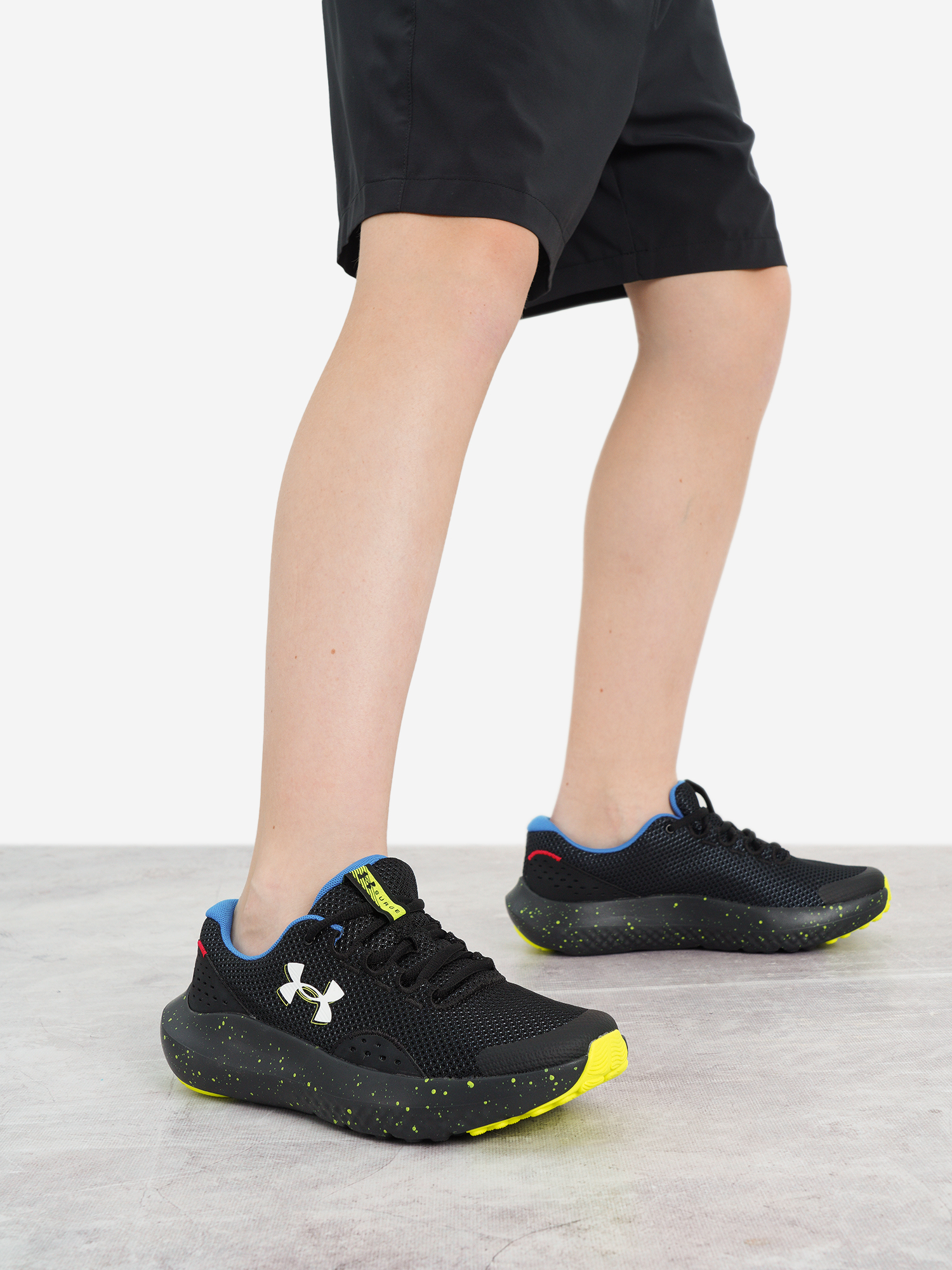 

Кроссовки для мальчиков Under Armour BGS Surge 4, Черный