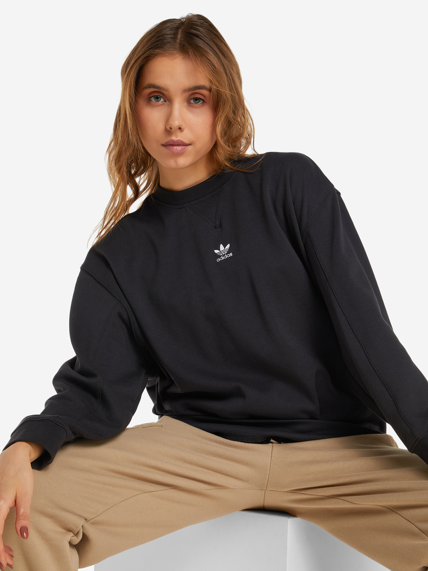

Свитшот женский adidas, Черный