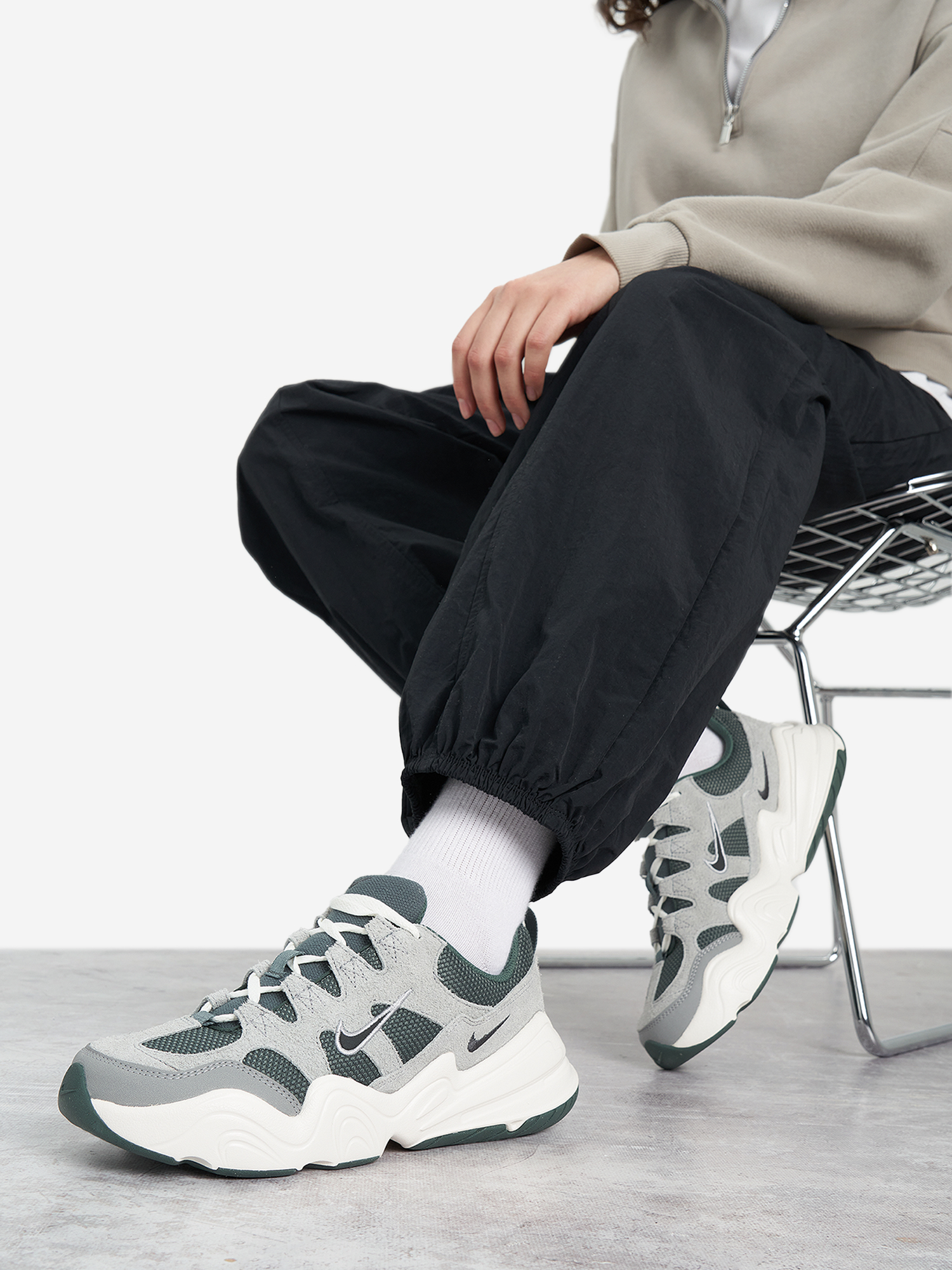 Кроссовки женские Nike Tech Hera, Зеленый