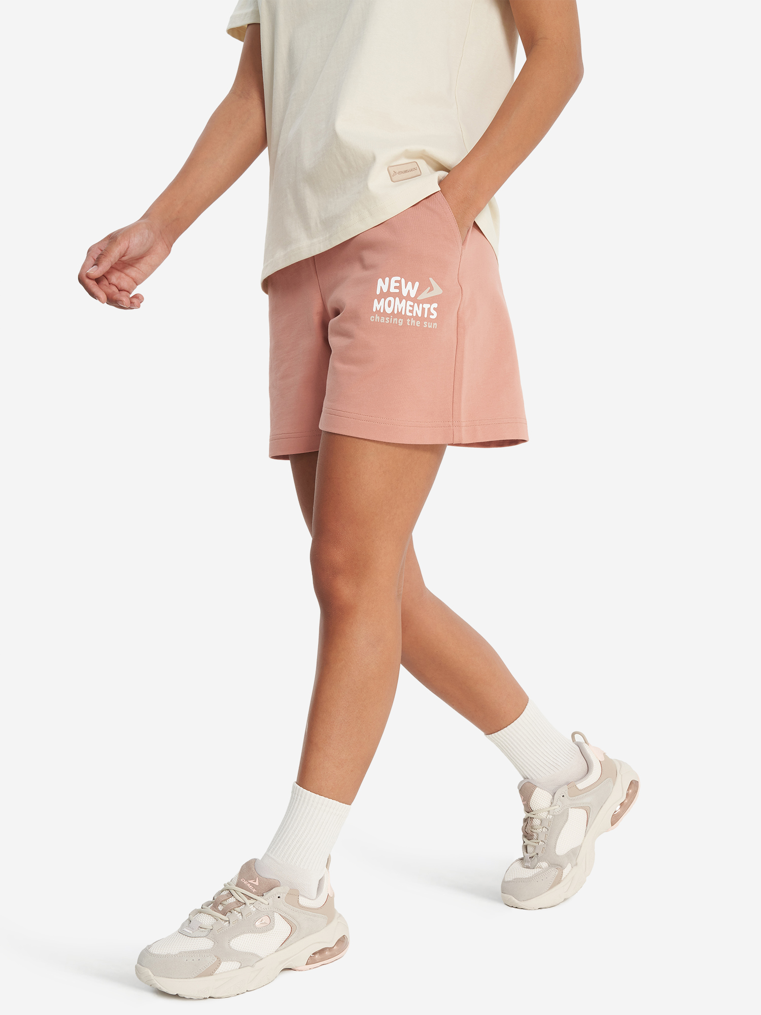 Шорты женские оверсайз Demix, оранжевый, арт. 133234dmx-d3