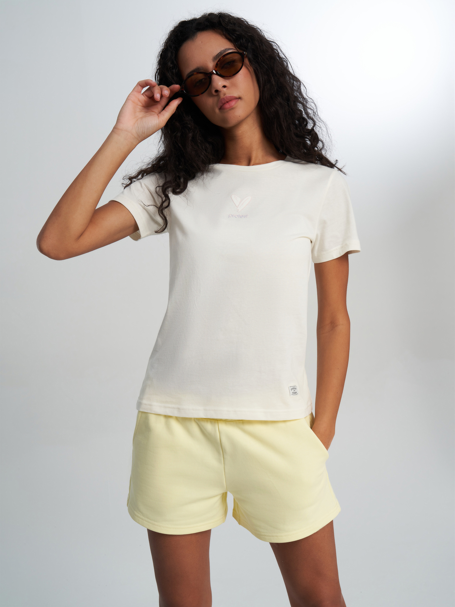 Изображение товара Футболка женская Protest, Кремовый