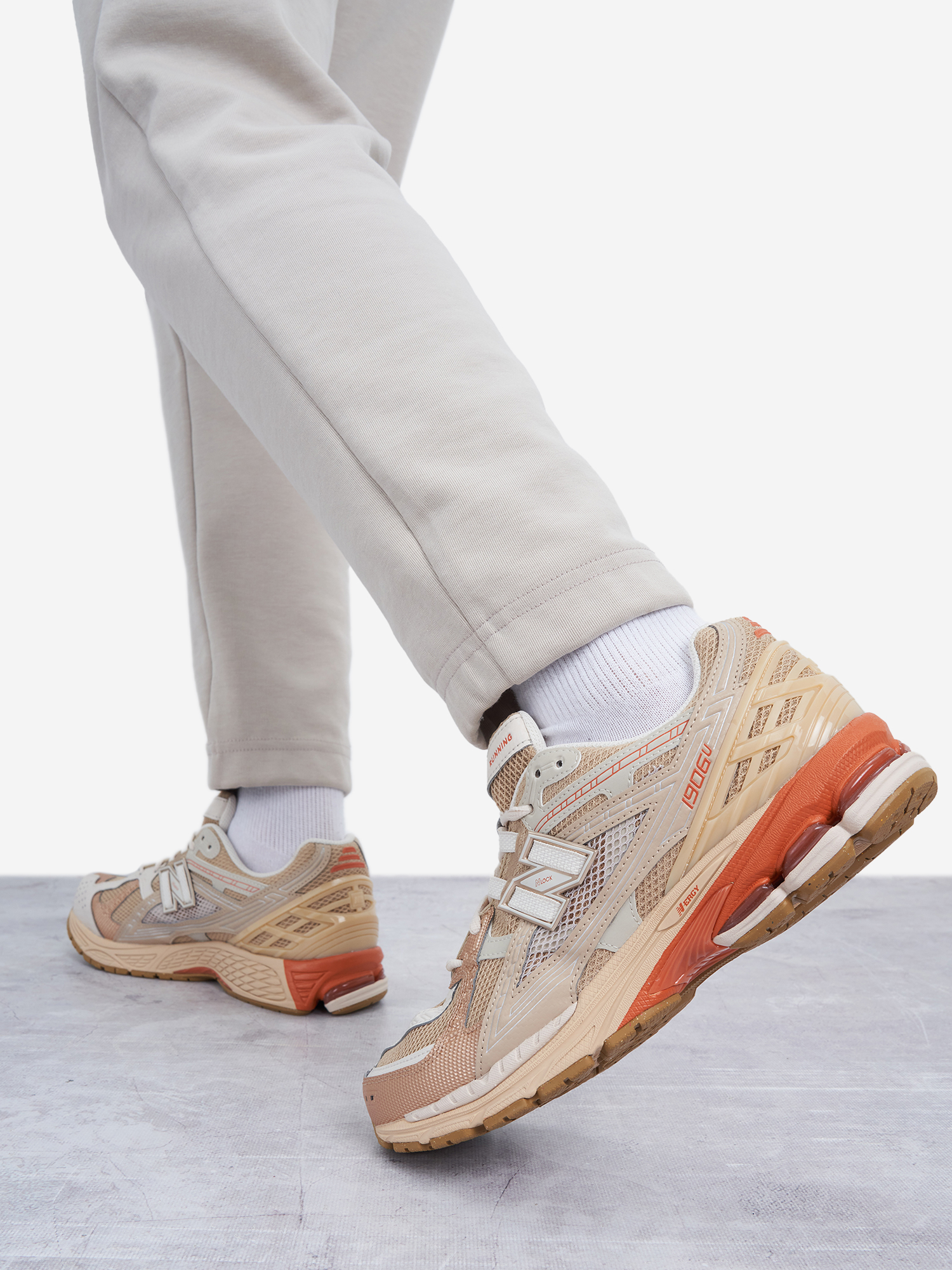 Кроссовки мужские New Balance 1906 Бежевый 23999₽