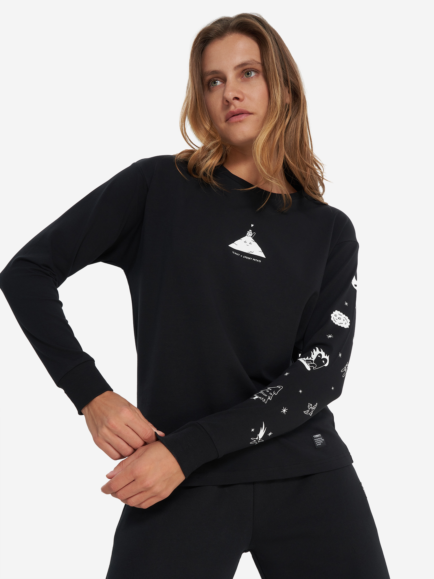 Изображение товара Женский лонгслив Termit x Spooky Potato с принтом и свободным кроем