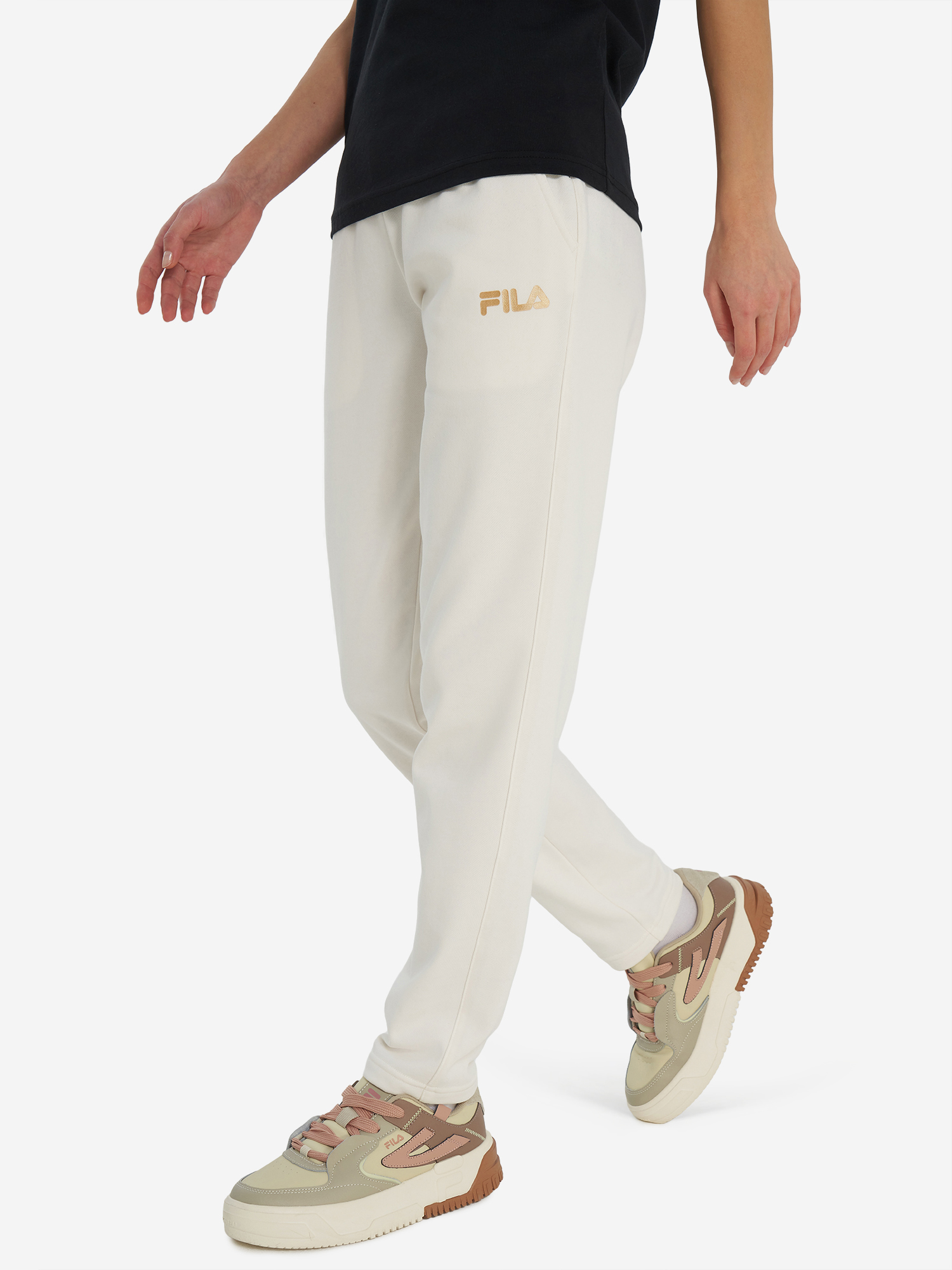 Изображение товара Женские спортивные брюки FILA в кремовом цвете для летнего сезона