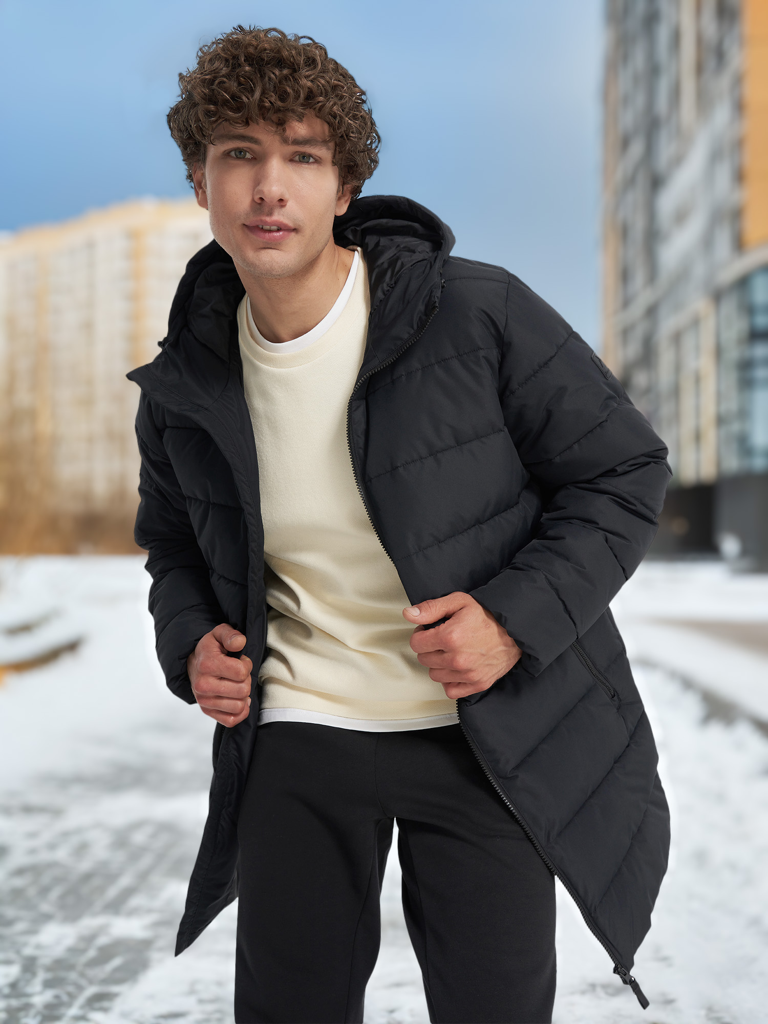 Изображение товара Мужской пуховик Demix черный водонепроницаемый утепленный зимний