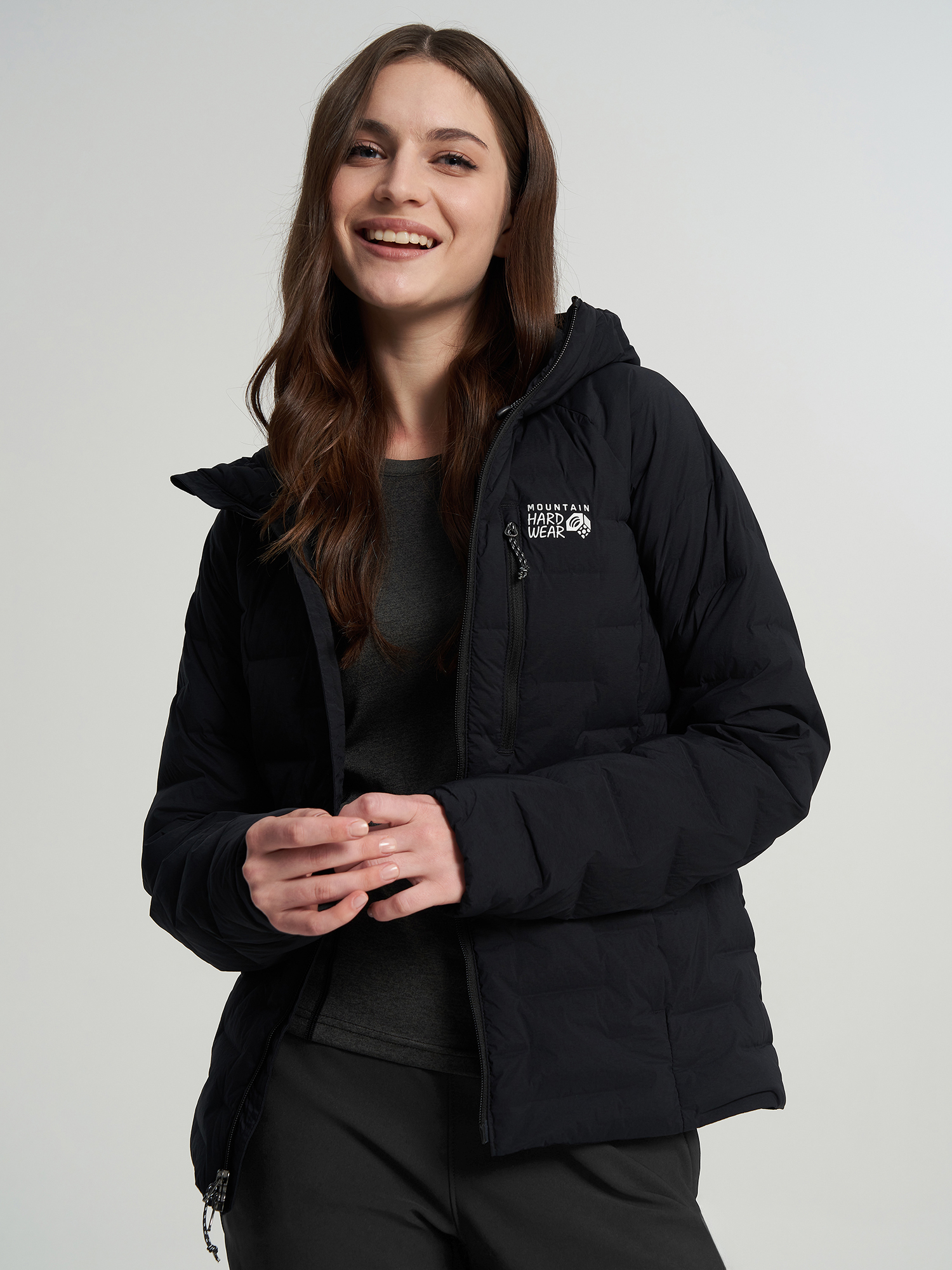 Изображение товара Ультралегкий пуховик женский Mountain Hardwear Stretchdown Hooded Jacket, Черный Изображение товара Ультралегкий пуховик женский Mountain Hardwear Stretchdown Hooded Jacket, Черный