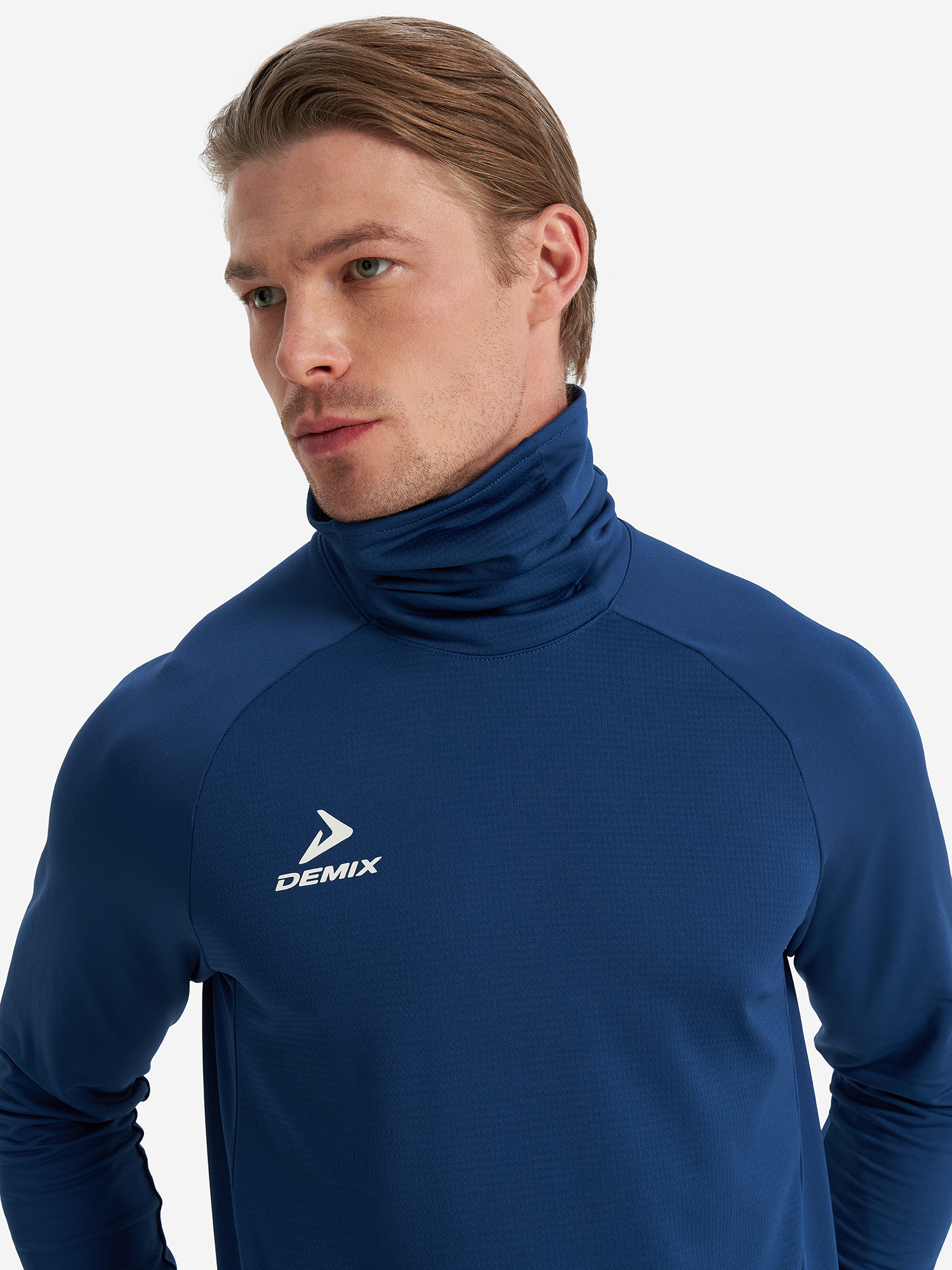 Изображение товара Джемпер футбольный мужской Demix, Сапфировый - комфорт и защита