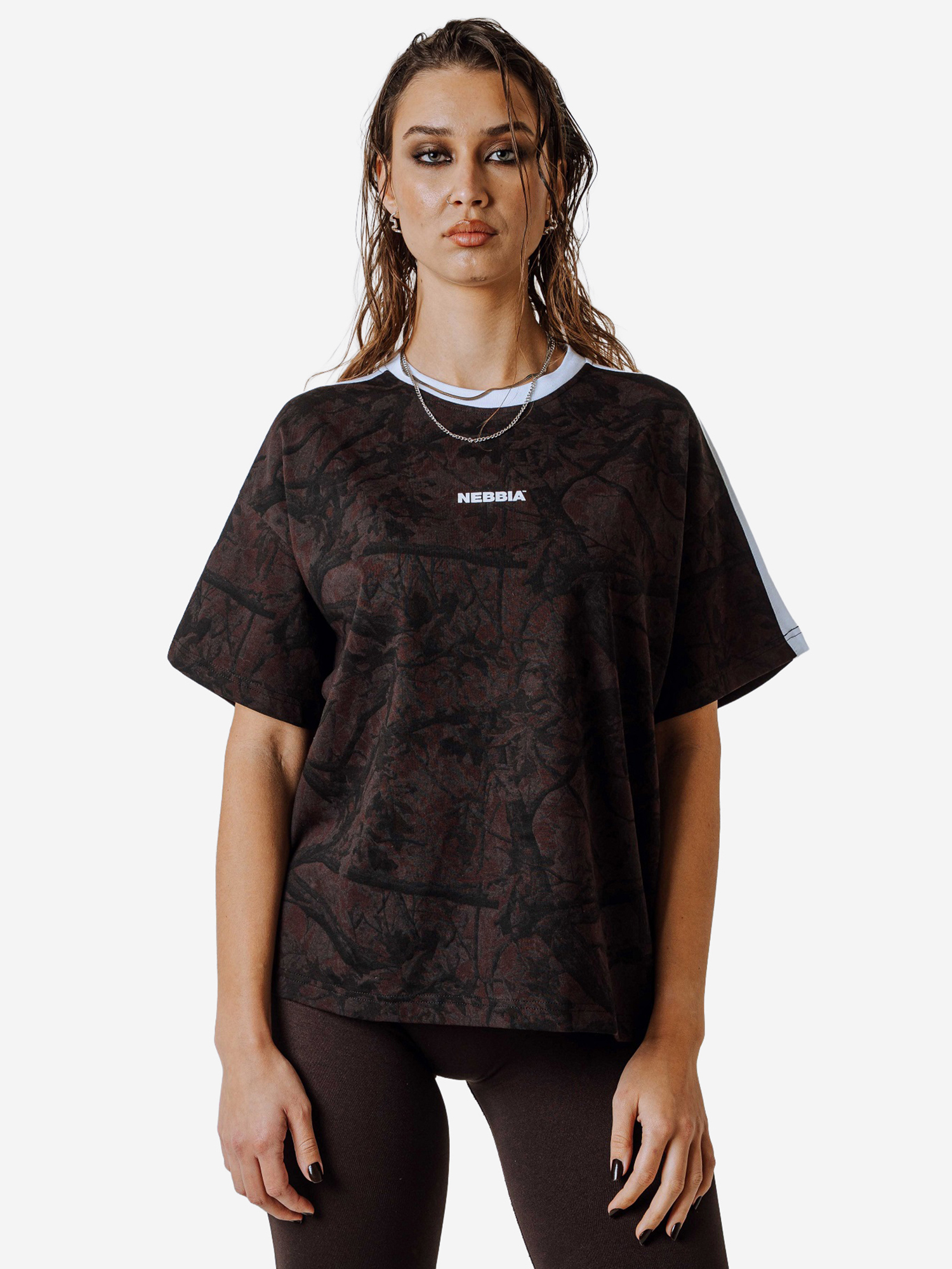 Изображение товара Футболка женская NEBBIA Relaxed Tee POWER 894 Dark brown camo