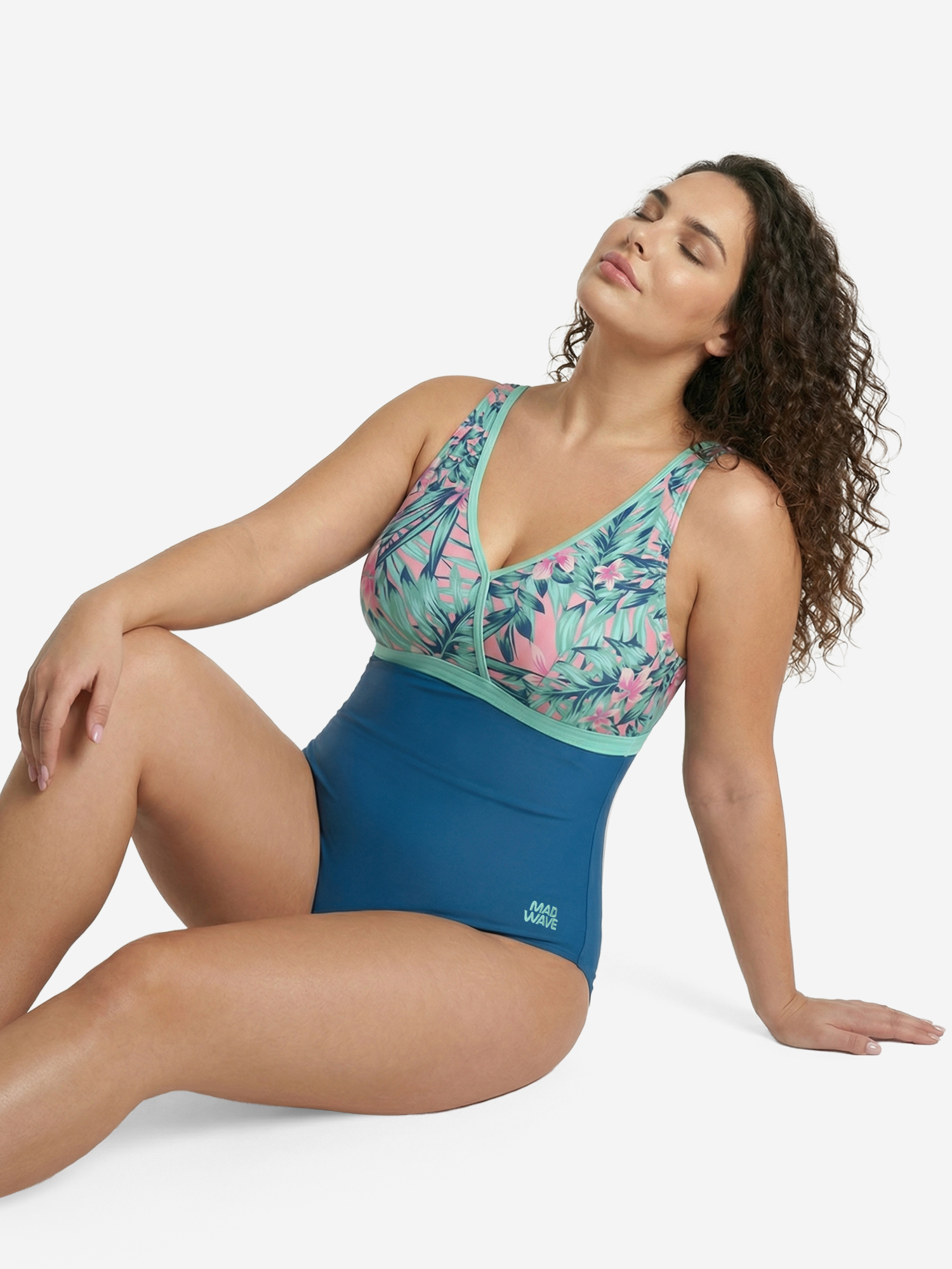 Изображение товара Купальник слитный женский Mad Wave Shape Anti-chlor Изображение товара Купальник слитный женский Mad Wave Shape Anti-chlor