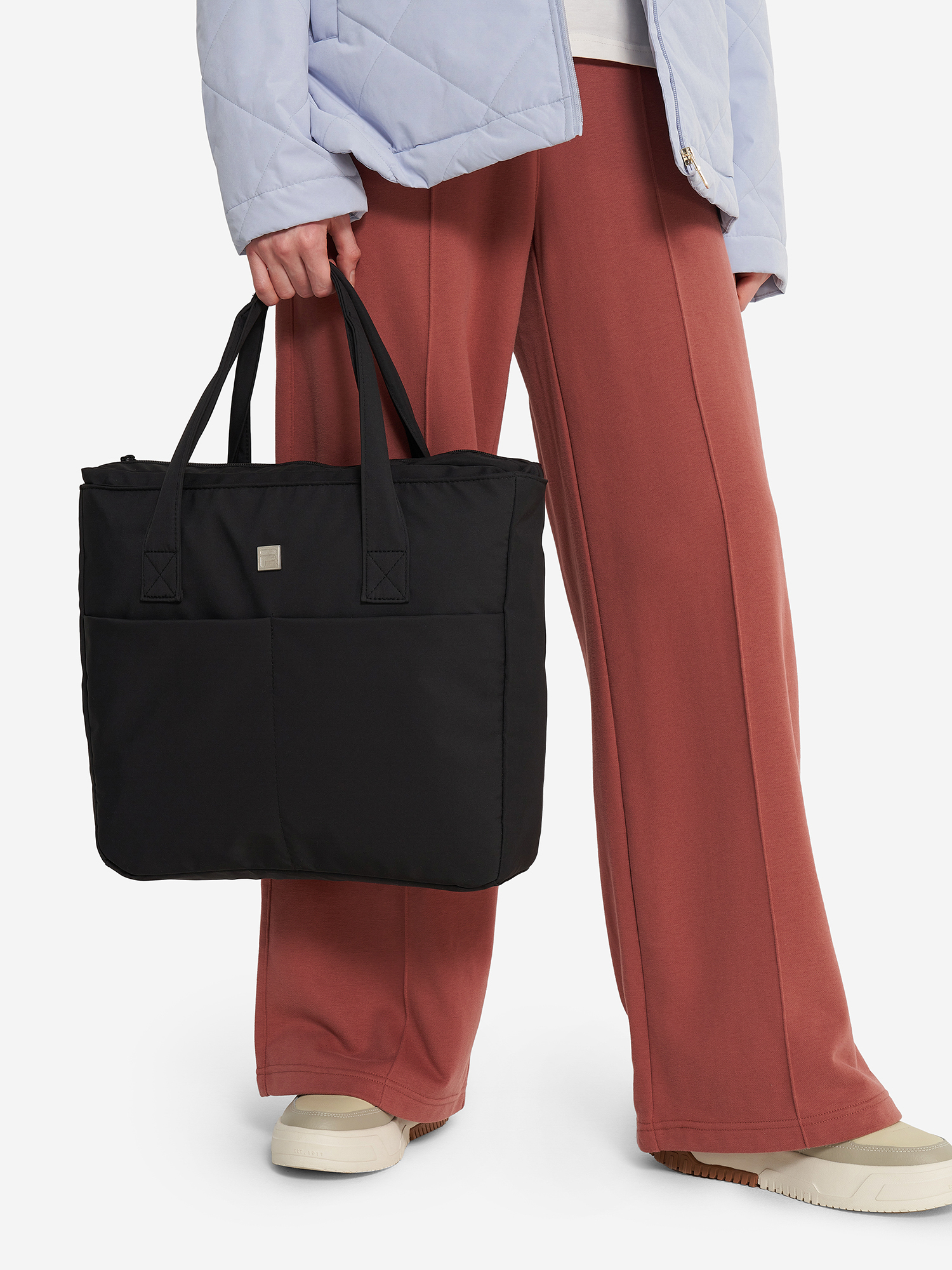 Изображение товара Стильная женская сумка FILA для повседневного использования