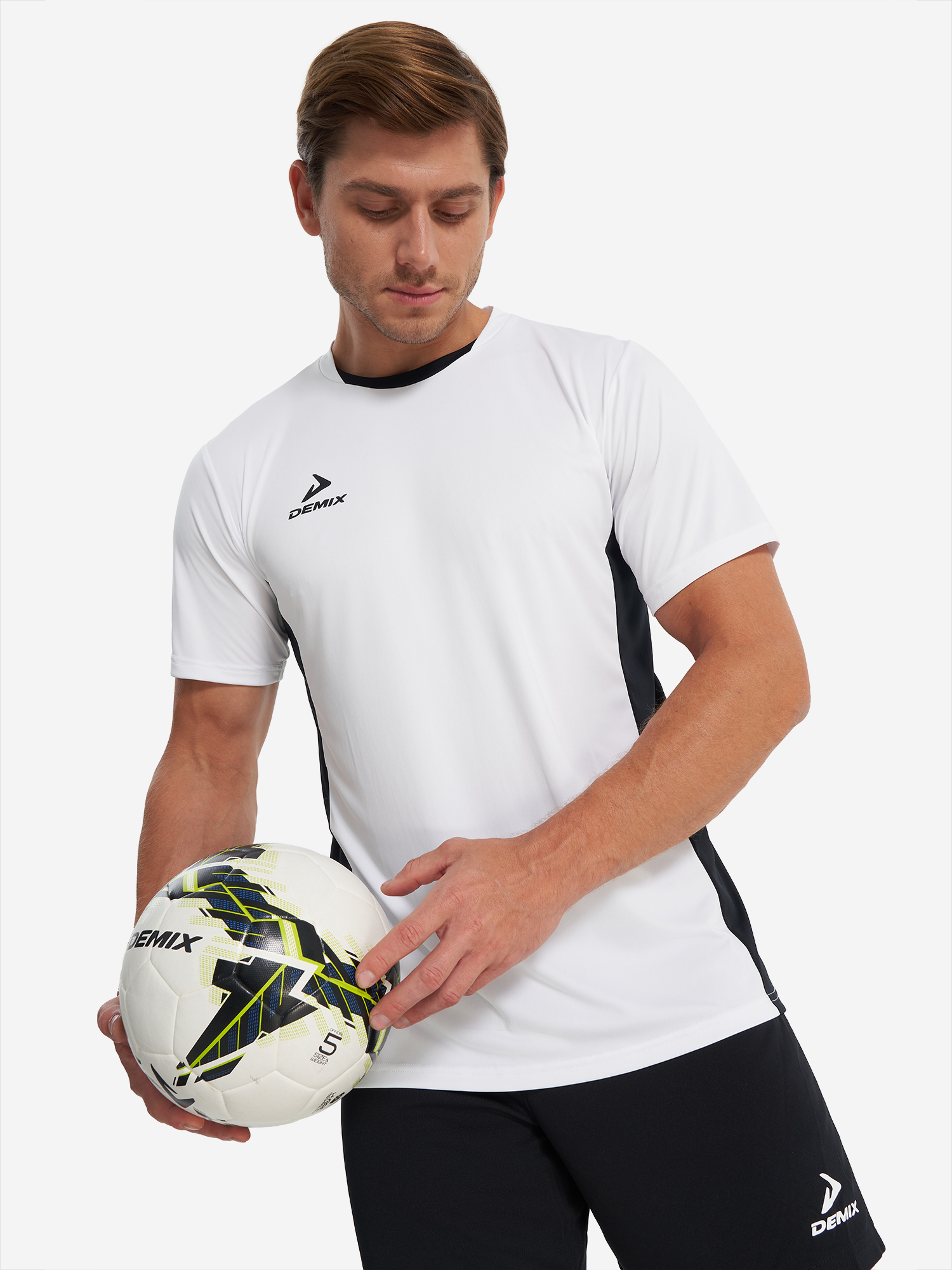 Изображение товара Мужская футбольная футболка Demix с технологией MOVI Wick для командных видов спорта