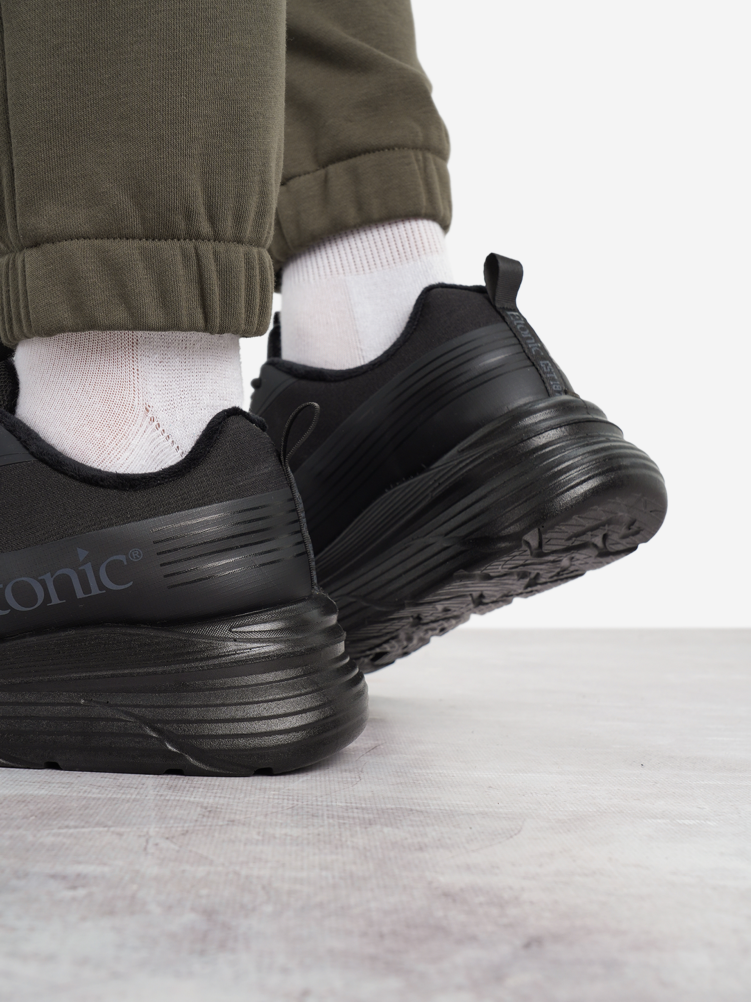 фото Кроссовки мужские etonic sergio, черный