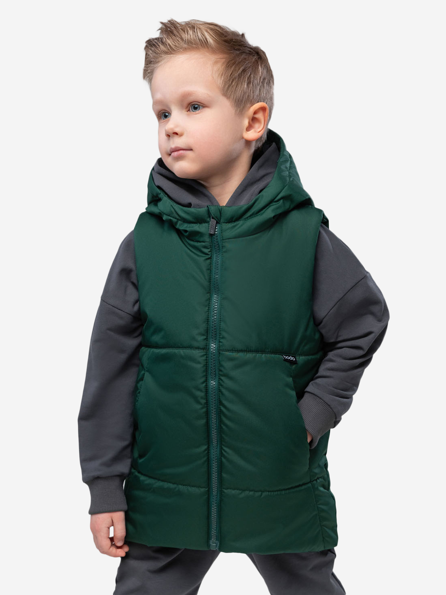 Изображение товара Утепленный жилет bodo для детей и взрослых в темно-зеленом цвете демисезонный
