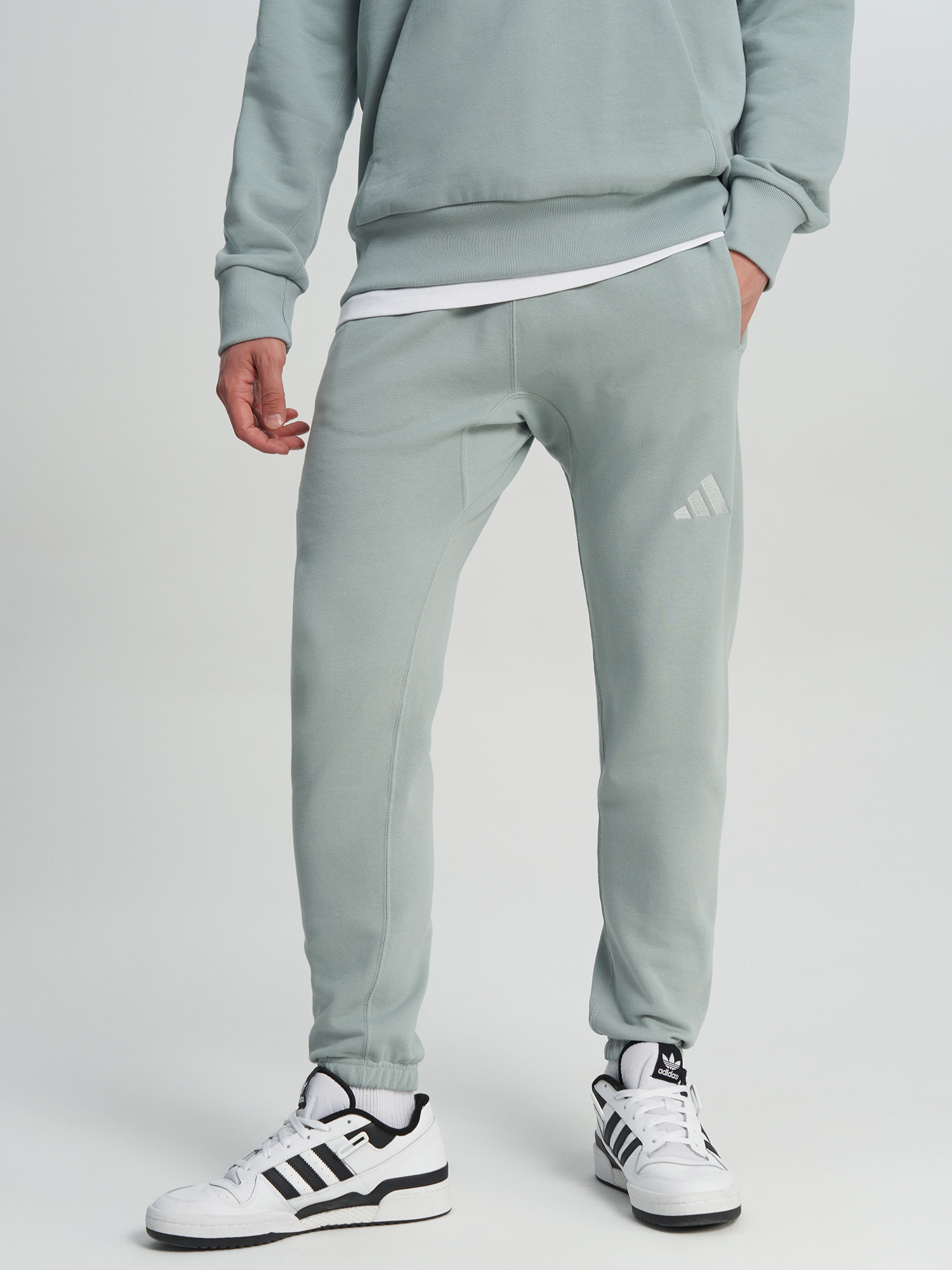 Изображение товара Брюки мужские Adidas KC3171A01- прямого силуэта