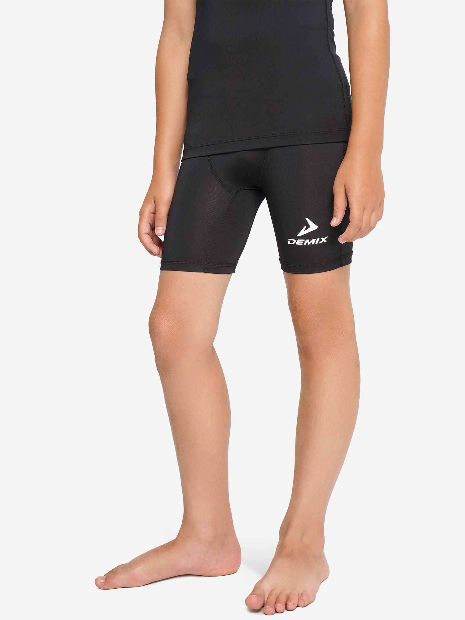 Изображение товара Шорты компрессионные для мальчиков Demix черного цвета