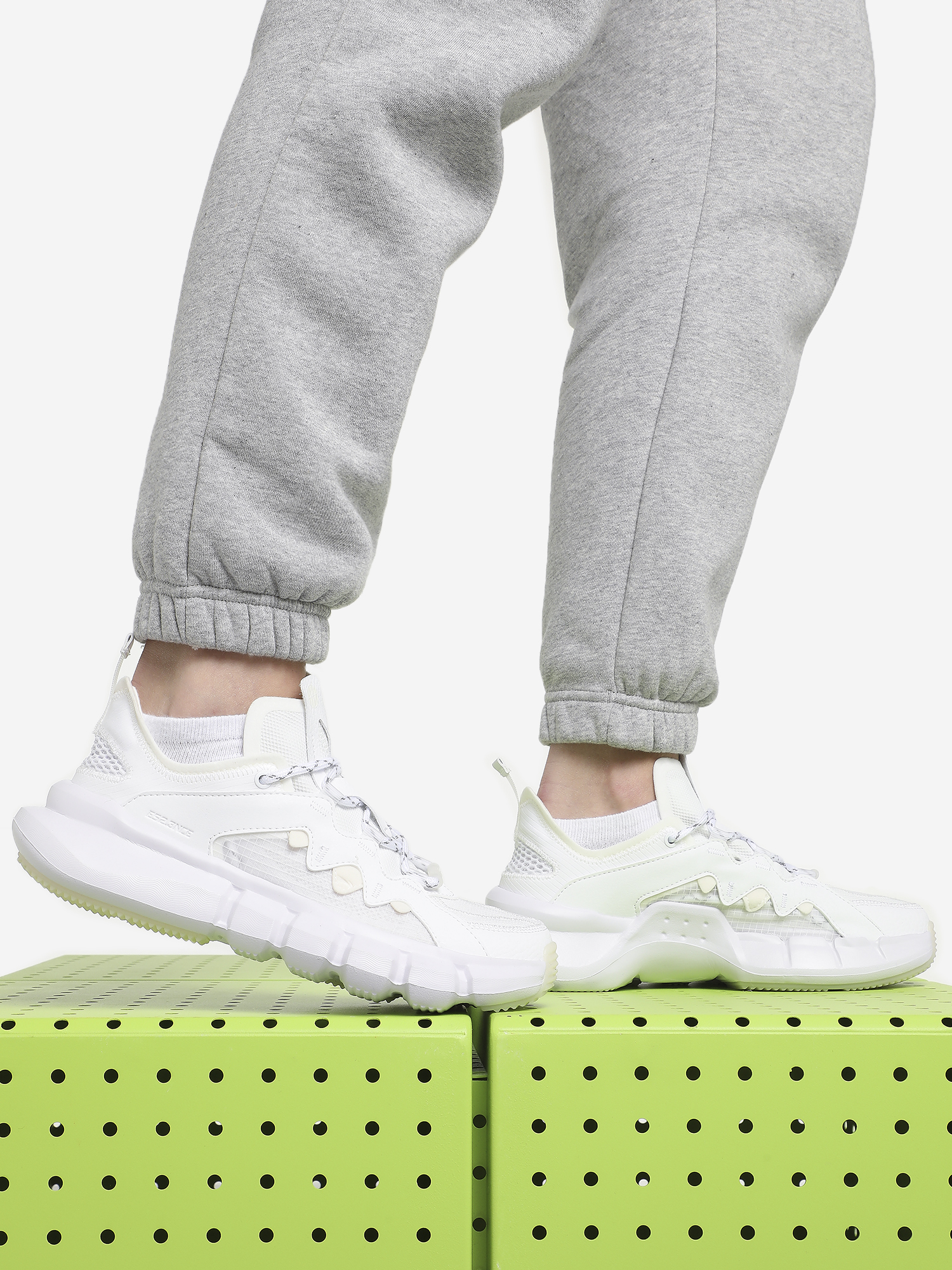 

Кроссовки женские Li-Ning Wade Essence 2.3 Lite, Белый