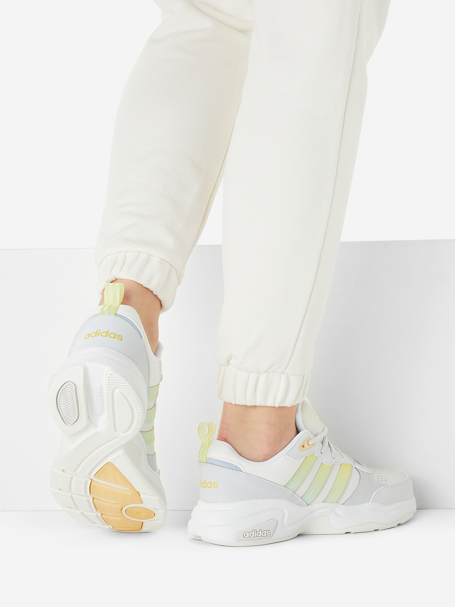 

Кроссовки женские adidas Strutter, Белый