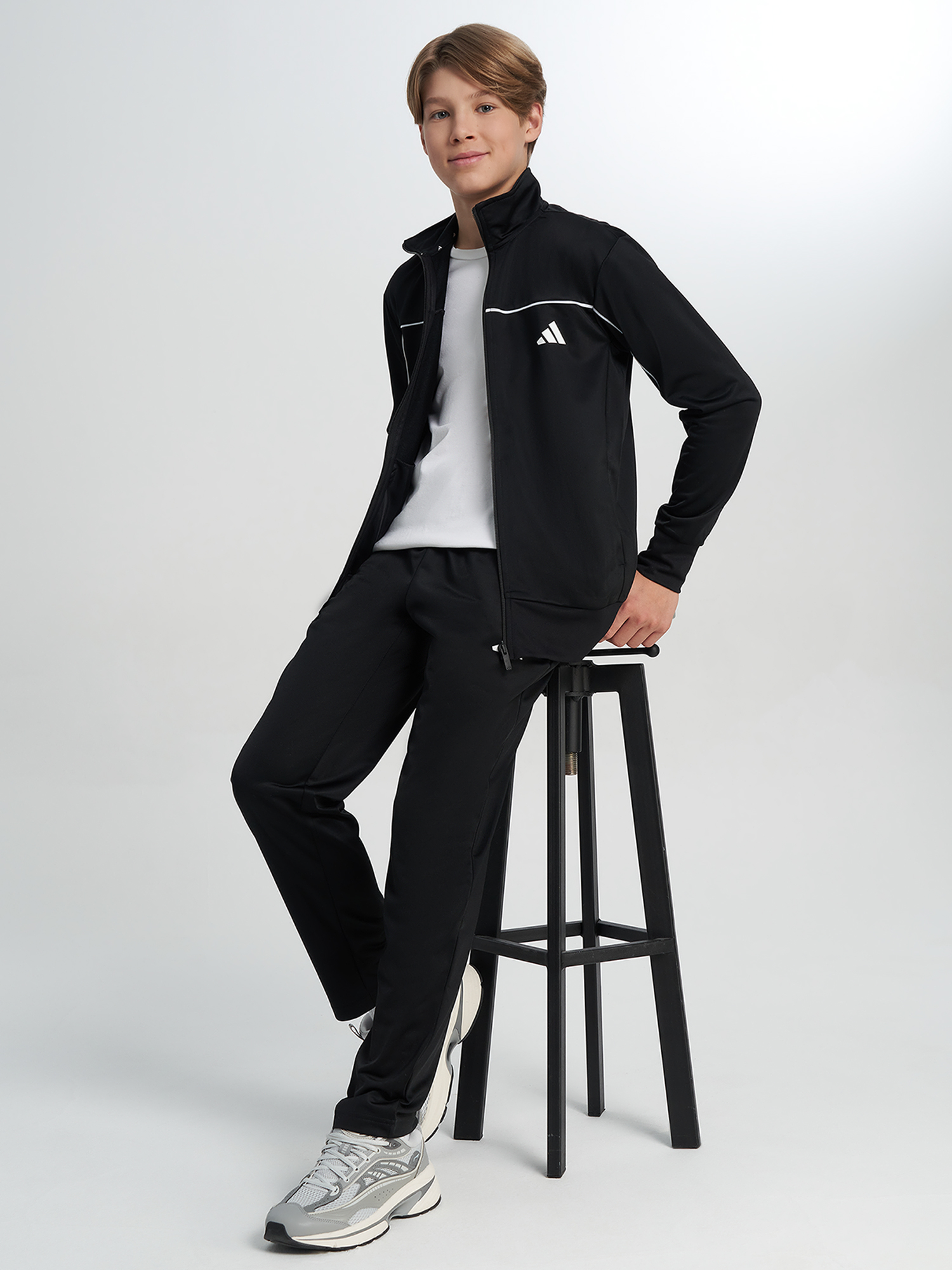 Изображение товара Детский спортивный костюм adidas для мальчиков лето прямой покрой