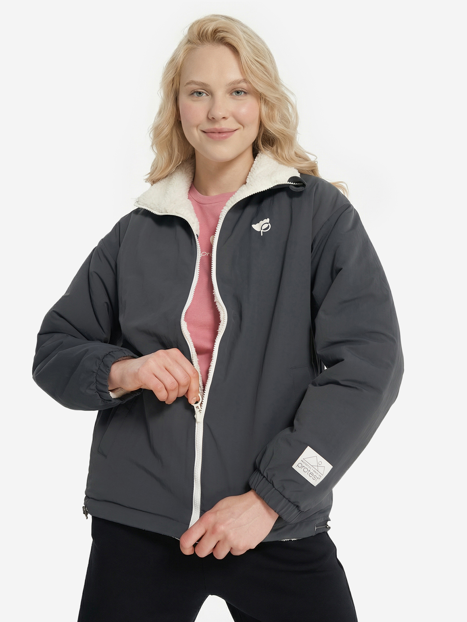 Изображение товара Женская двусторонняя куртка Protest с защитой от влаги и теплом