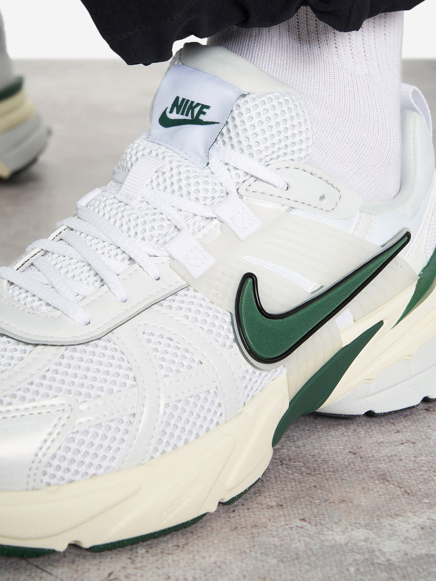 фото Кроссовки мужские nike v2 k run, белый
