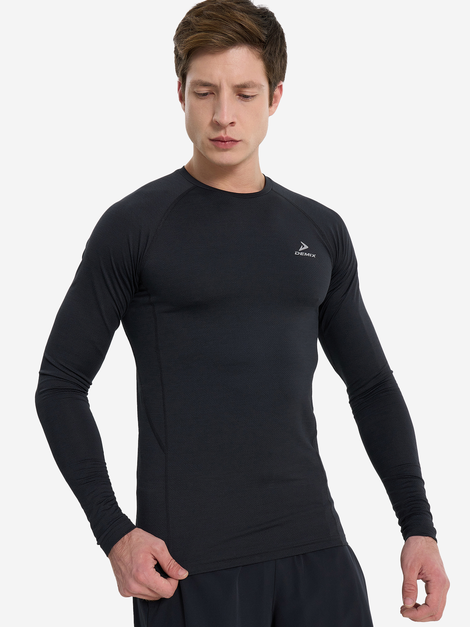 Изображение товара Мужской спортивный лонгслив Demix с технологией MOVI Wick для фитнеса Изображение товара Мужской спортивный лонгслив Demix с технологией MOVI Wick для фитнеса