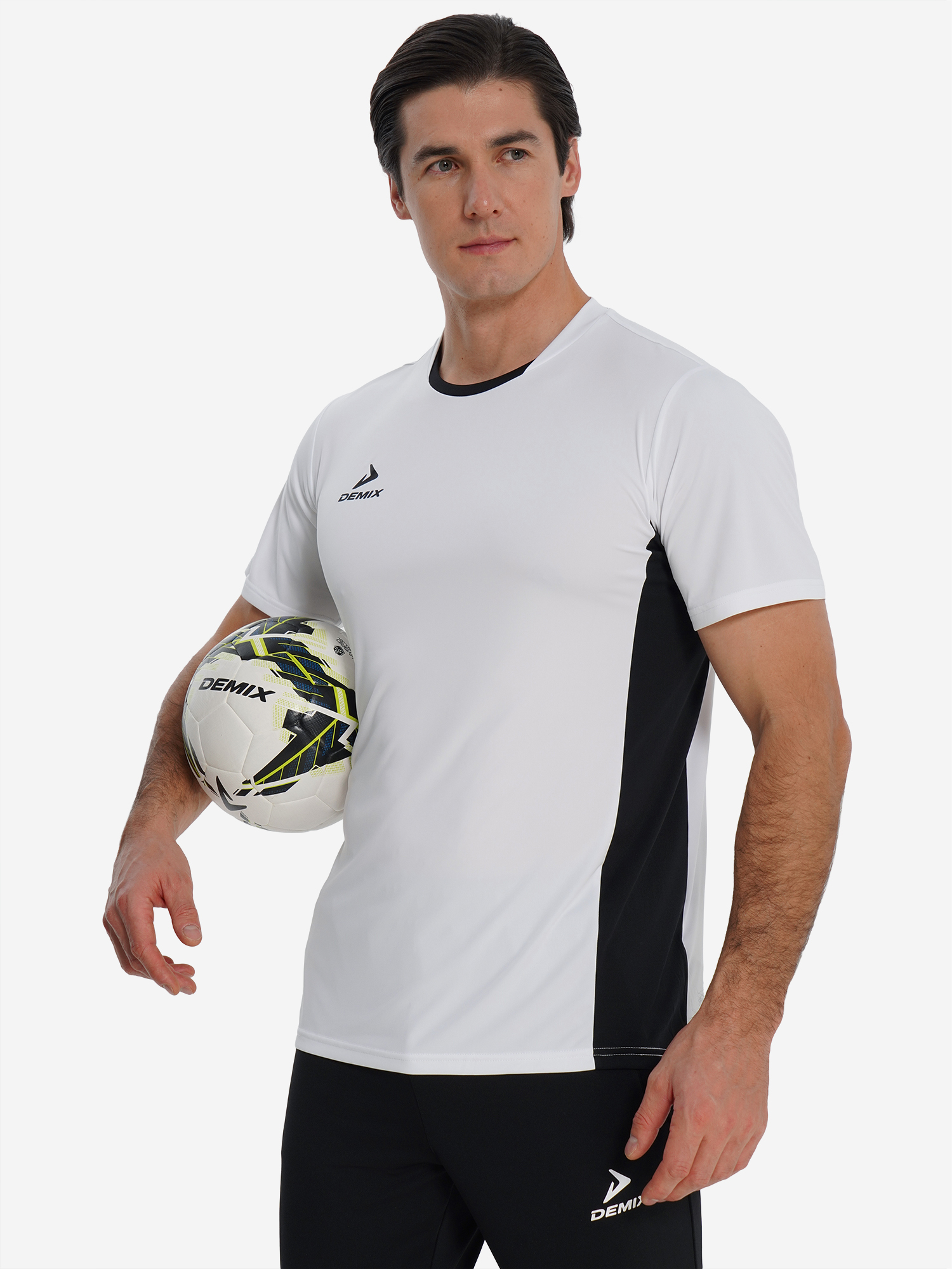 Изображение товара Мужская футболка Demix Matchday с логотипом для футбола и спорта