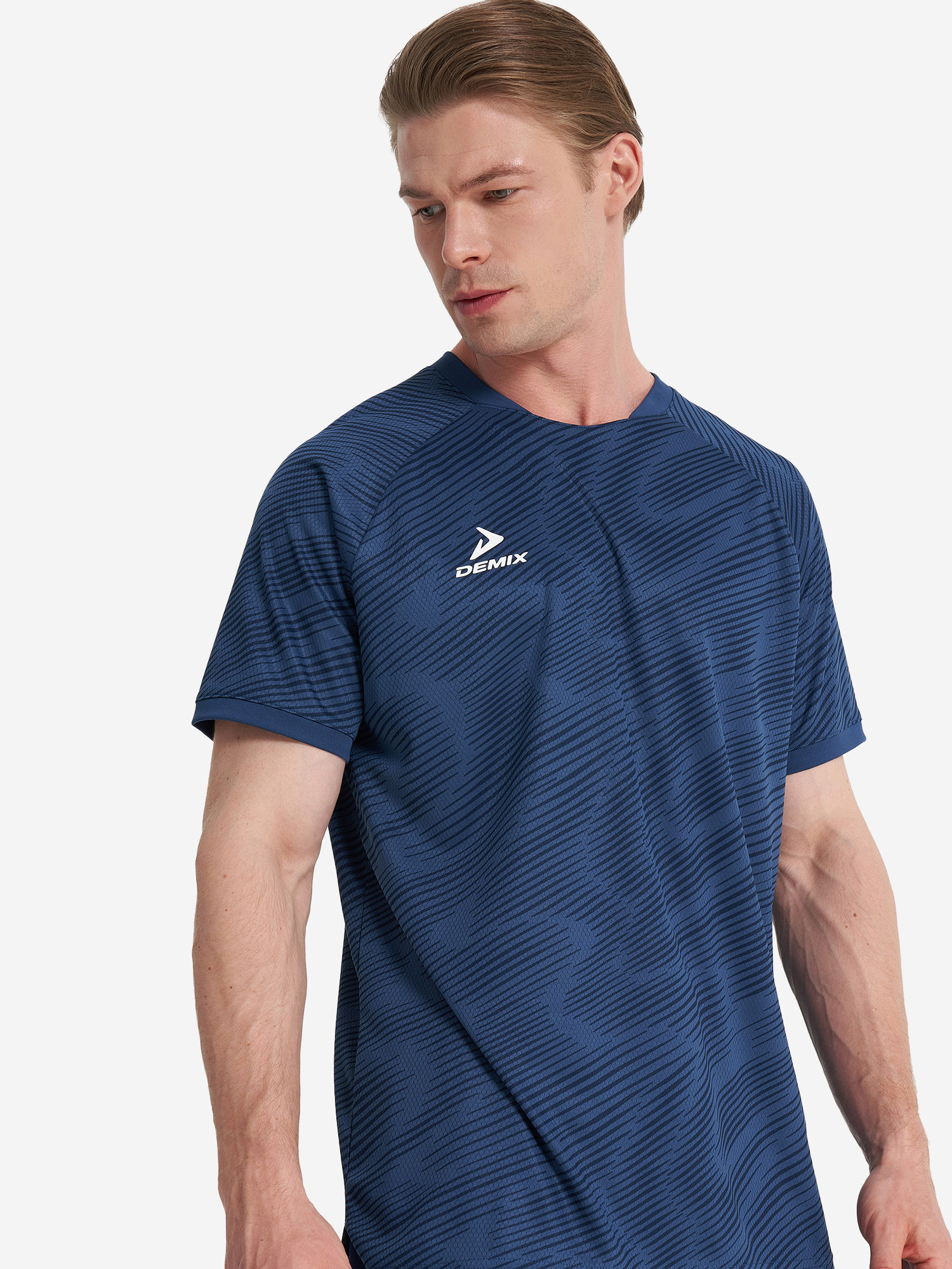 Изображение товара Мужская футбольная футболка Demix Winger с технологией MOVI-tex