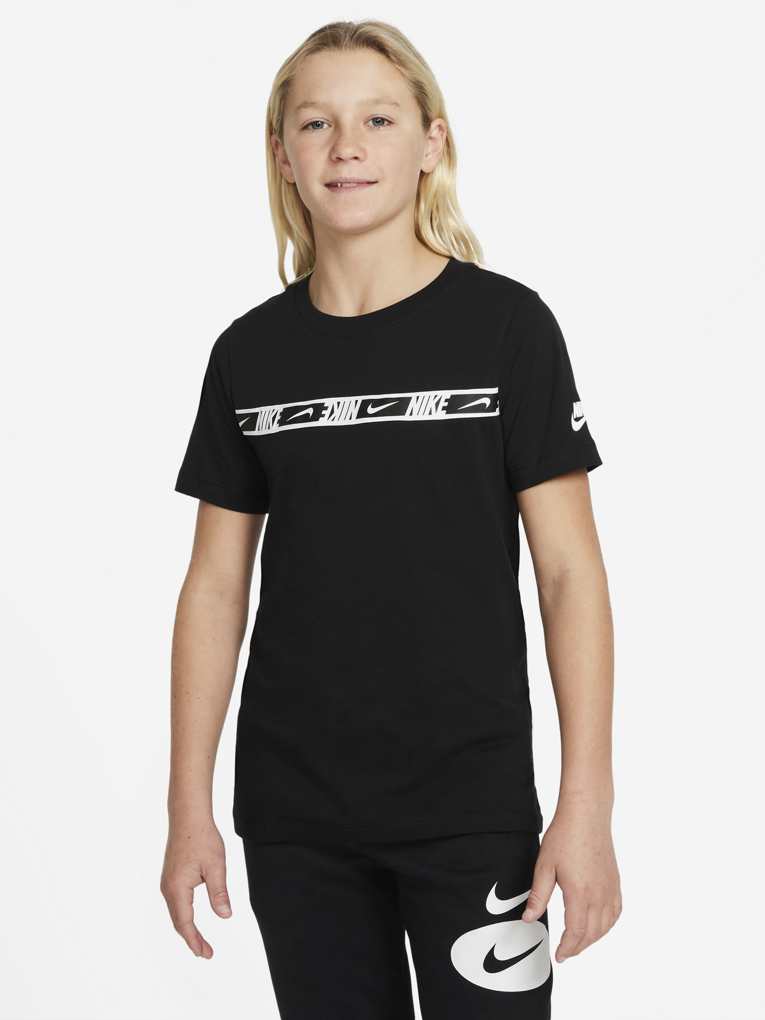 

Футболка для мальчиков Nike Sportswear Repeat, Черный