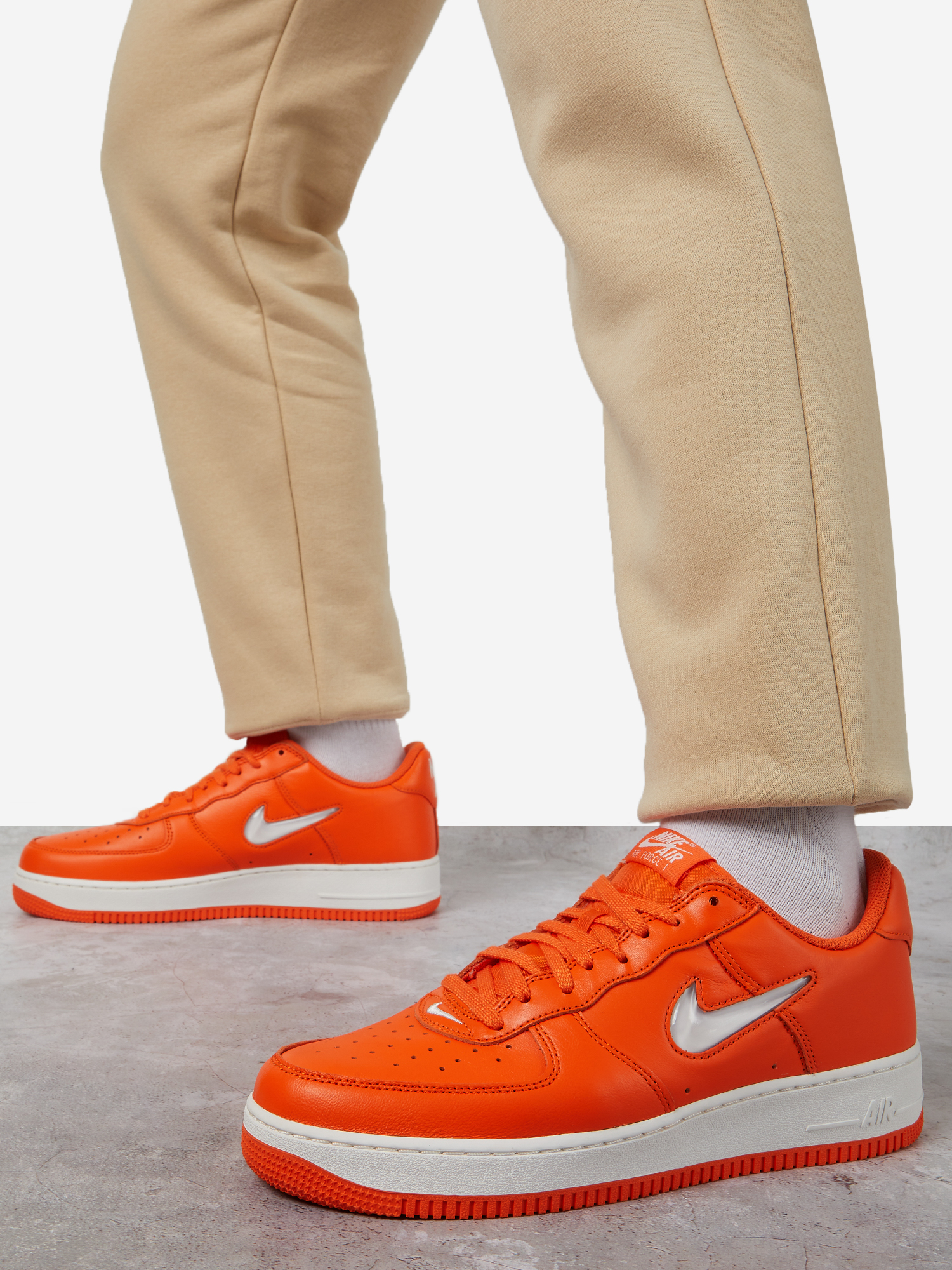 Кеды мужские Nike Air Force 1 Low Retro, Оранжевый кеды мужские nike air force 1 low retro оранжевый