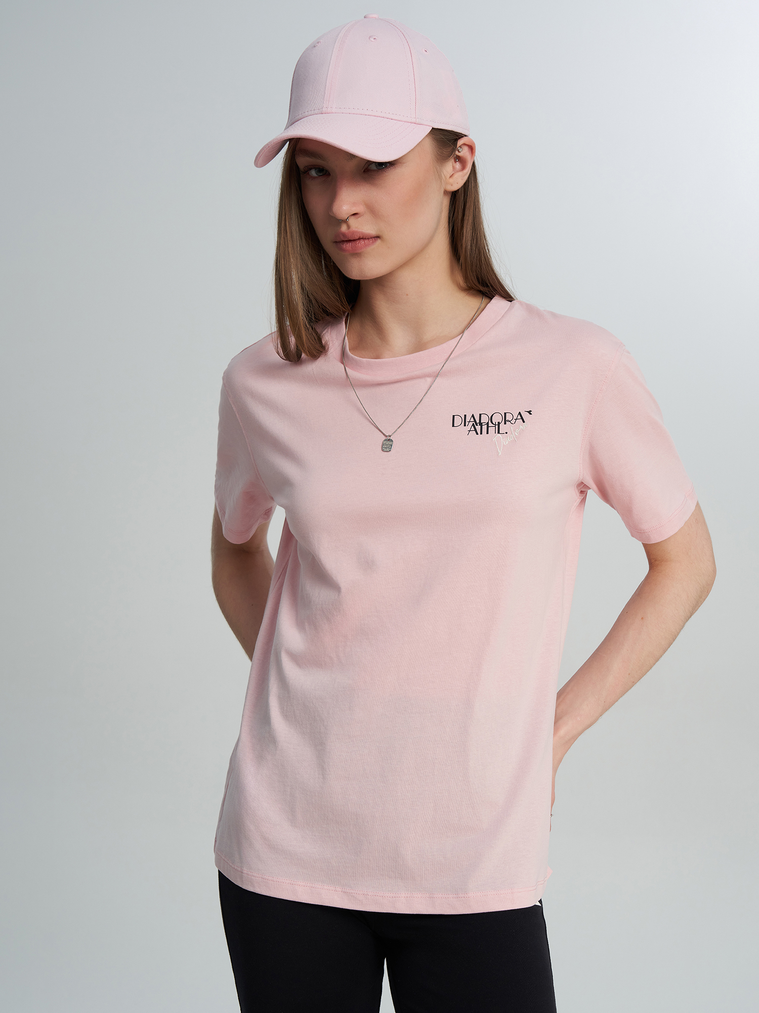 Изображение товара Футболка Diadora Женская Прямой крой Надпись 100% хлопок