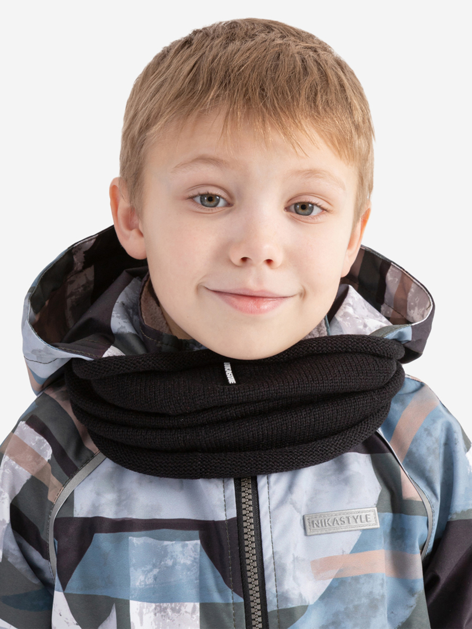 Изображение товара Стильный мужской снуд NIKASTYLE для детей в черном цвете - демисезонный аксессуар