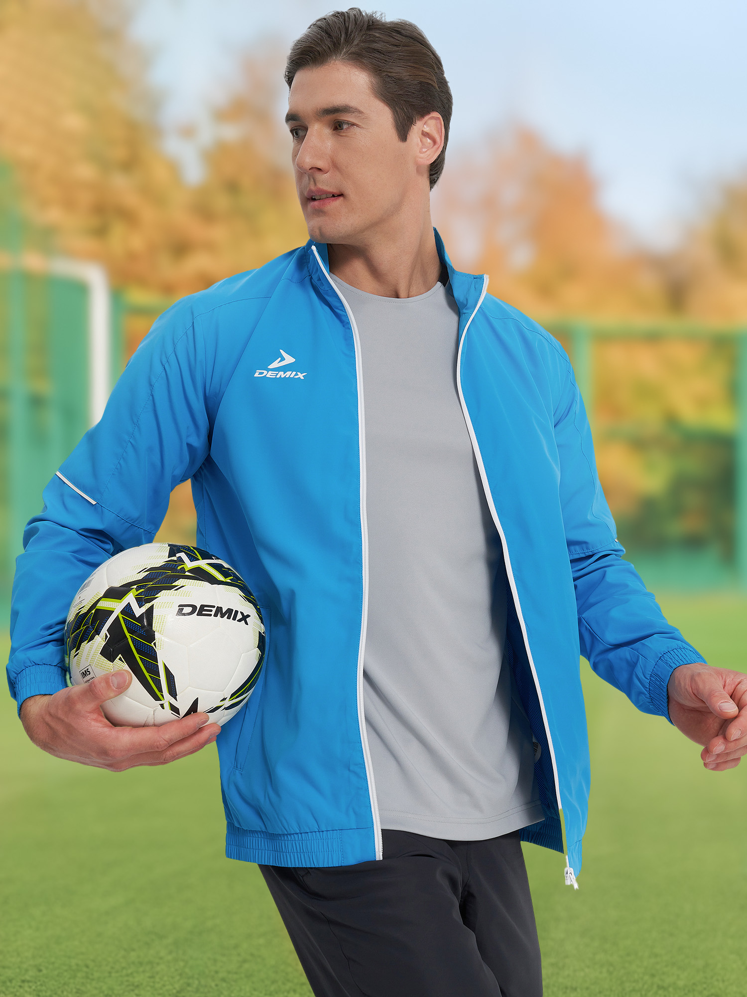 Изображение товара Мужская ветровка Demix ярко-голубой для футбола и активного отдыха Изображение товара Мужская ветровка Demix ярко-голубой для футбола и активного отдыха