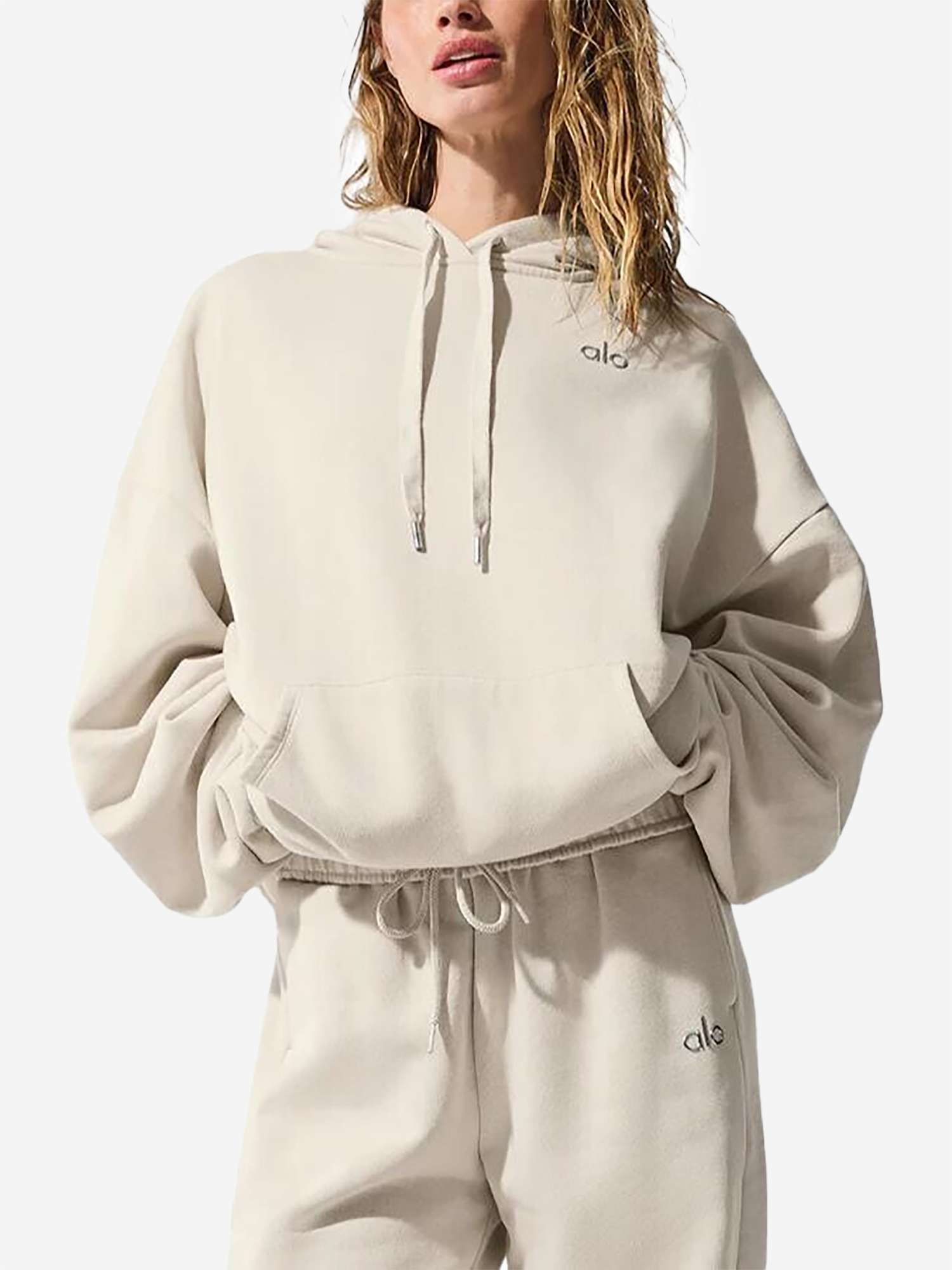 Изображение товара Женское худи Alo Yoga Accolade Hoodie белое для спорта и casual